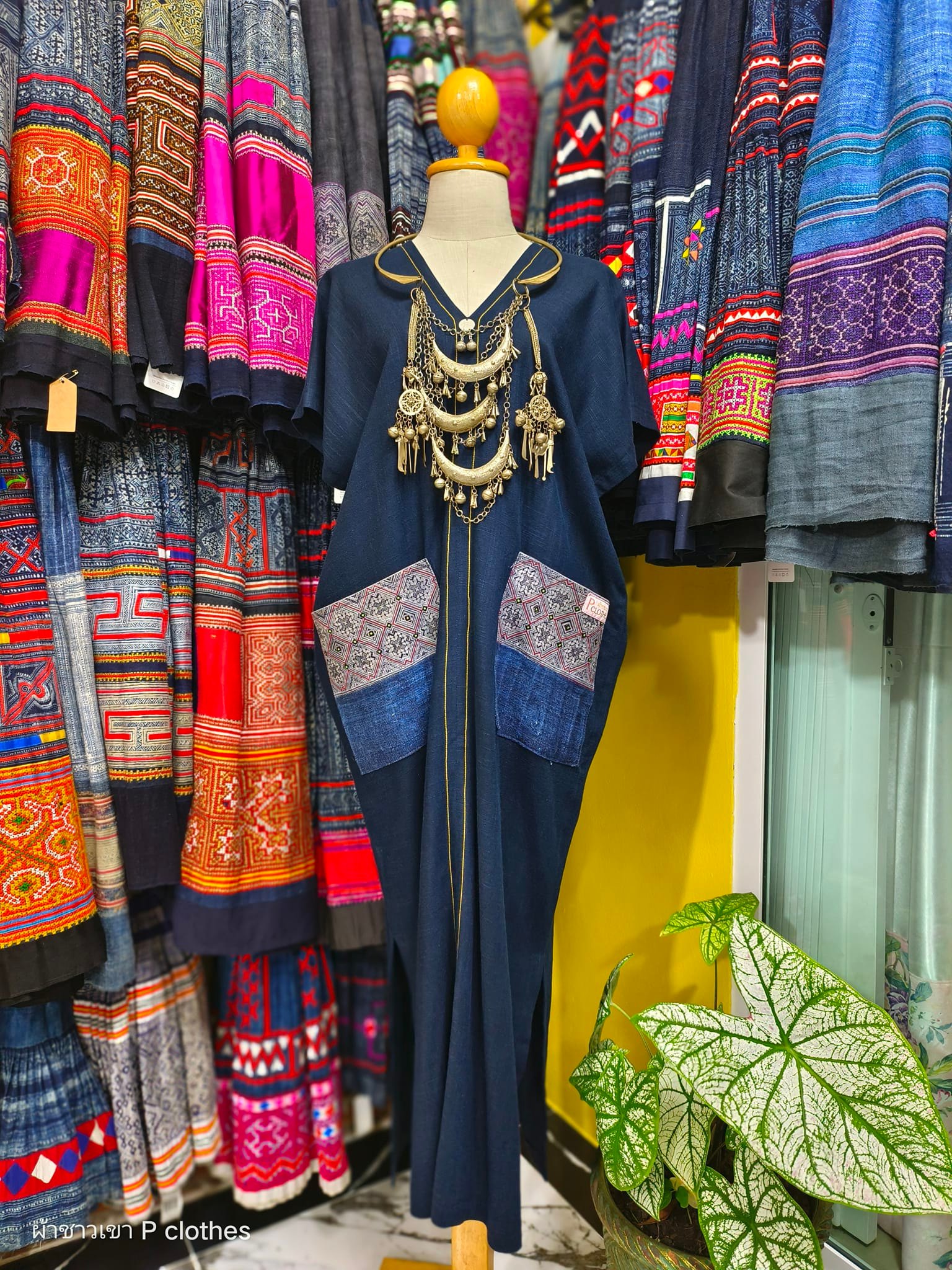 ชุดเดรสผ้าใยกัญชงสีกรมท่า ... - ผ้าชาวเขา P clothes | Facebook