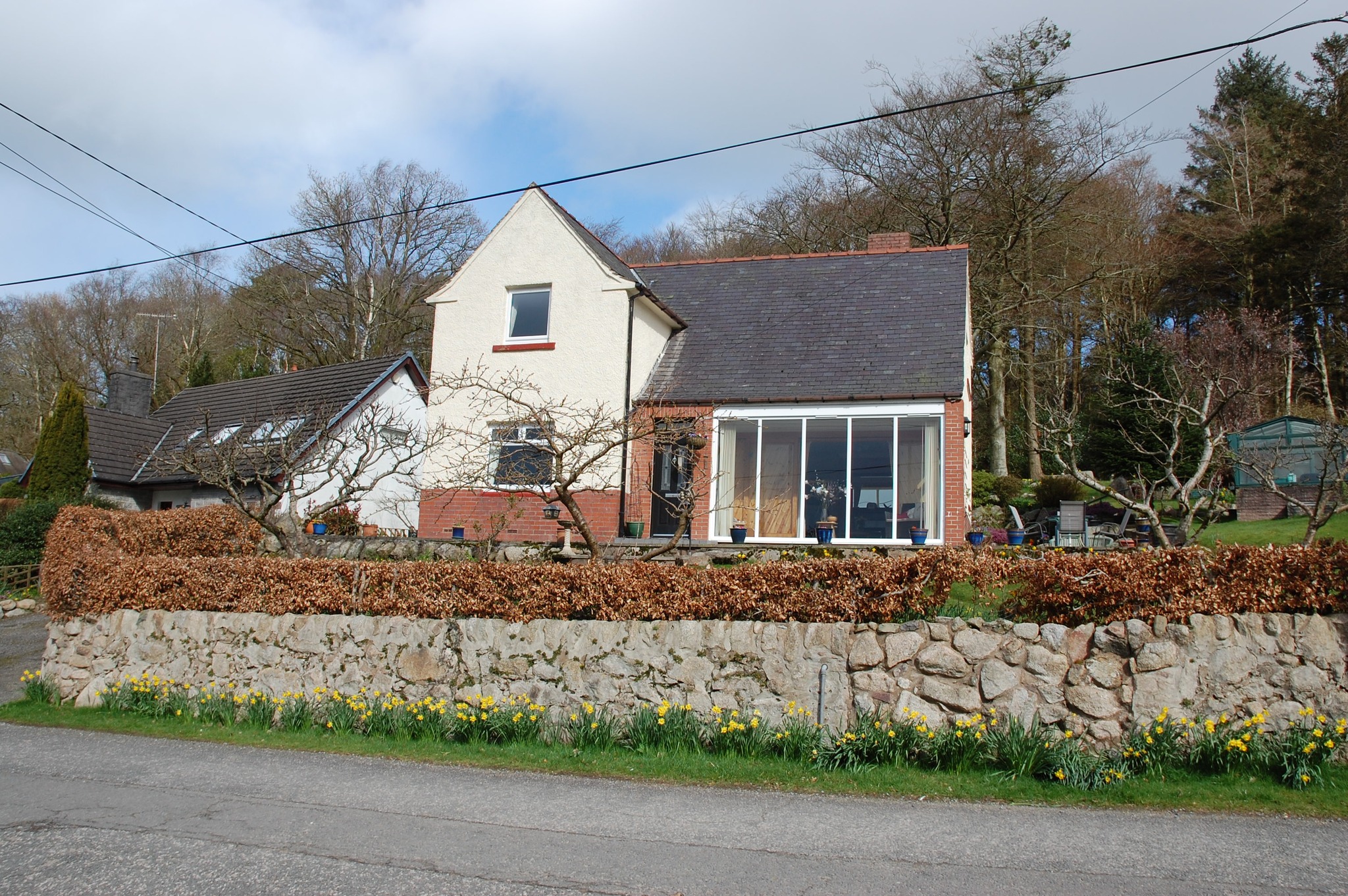 🌟 NEW TO MARKET 🌟 Offers Over £295,000 Spacious and well-presented ...