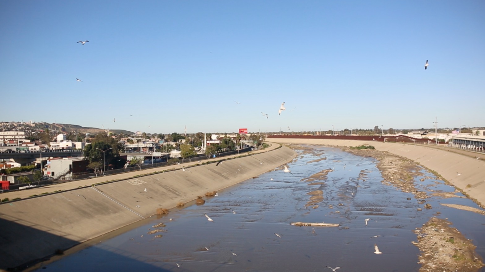 Retired couple's ocean view in Tijuana, Mexico, tainted by daily