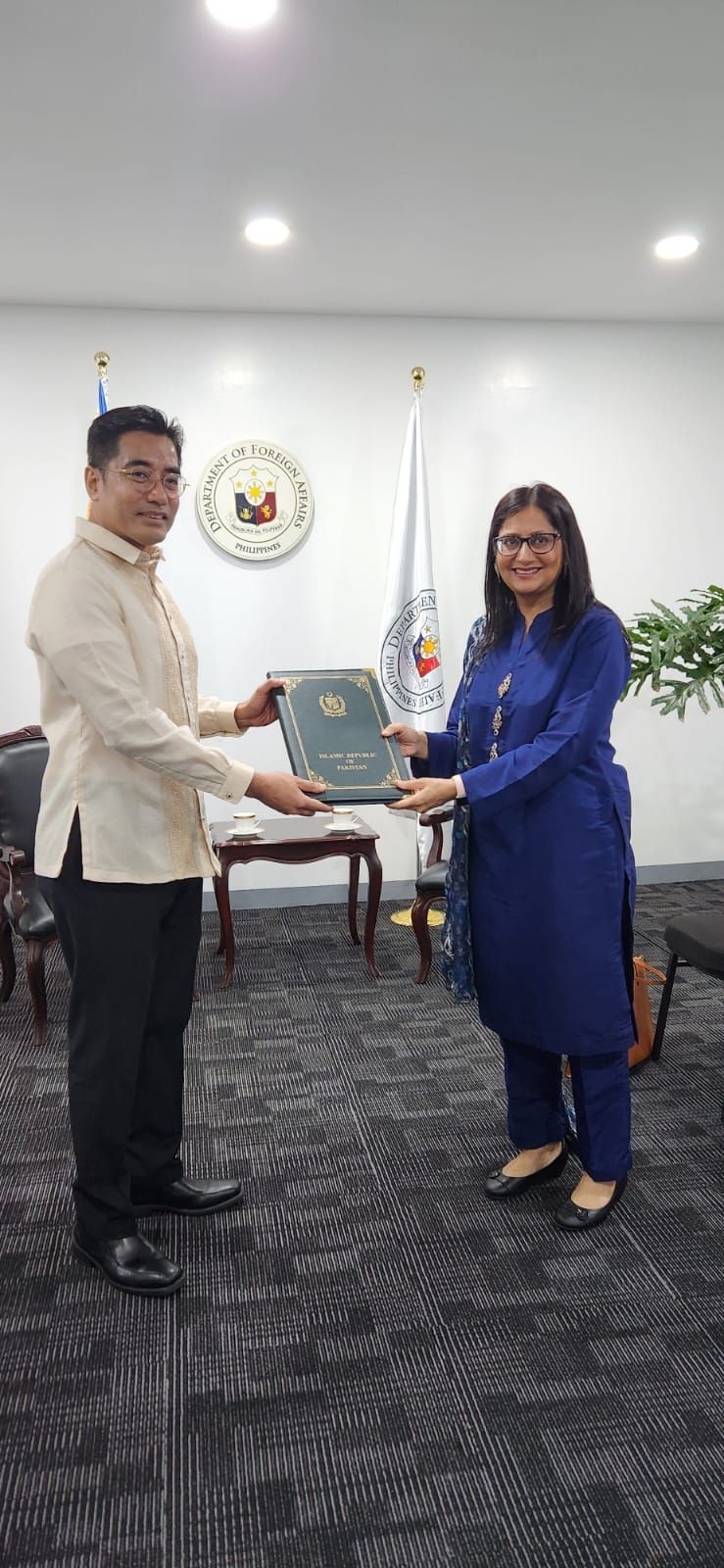 Pakistan - Ambassador Dr. @AsimaRabbani presented copies of her ...