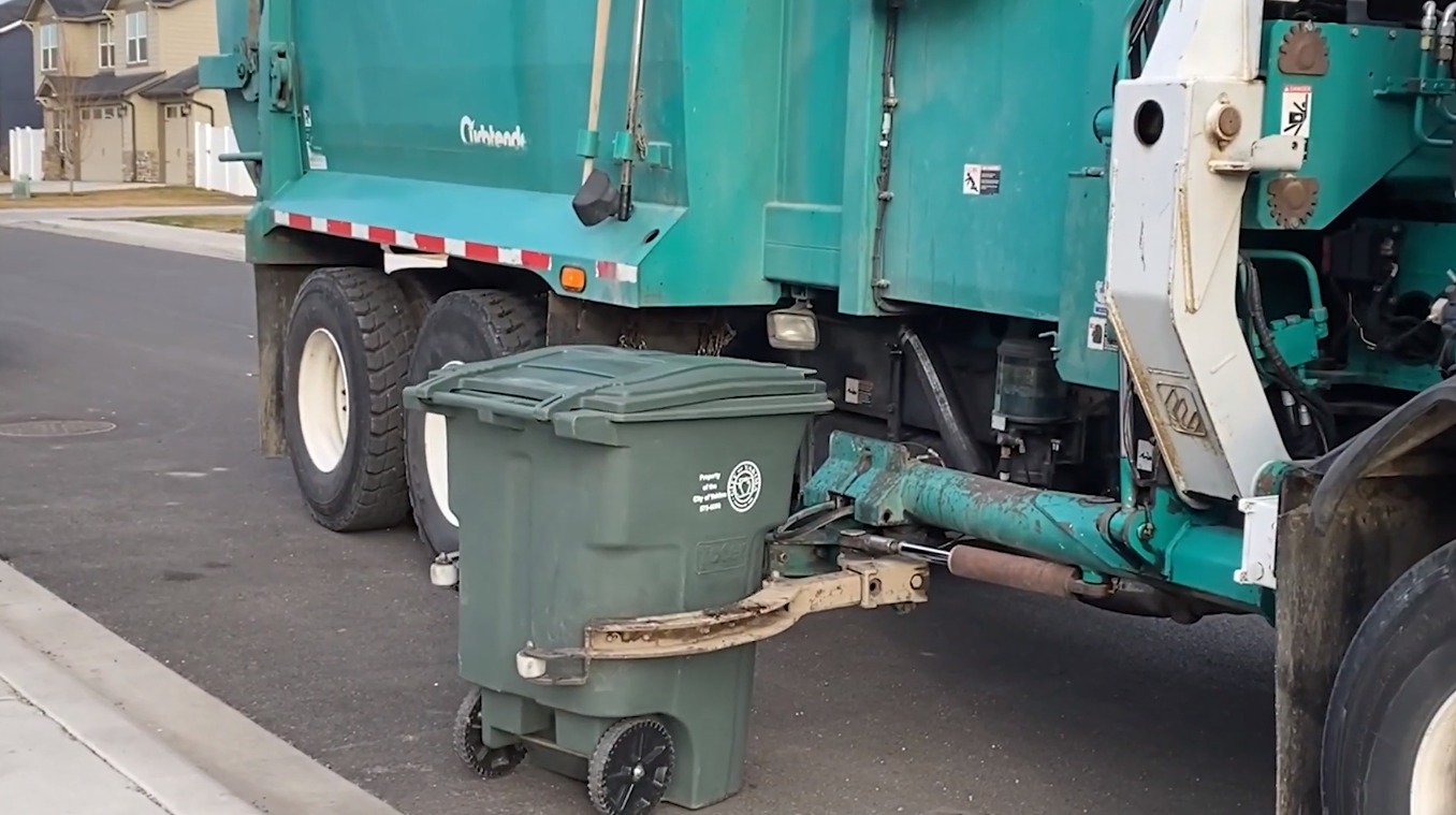 The City - 🗑️Is your scheduled garbage pickup on Monday? Here's a ...