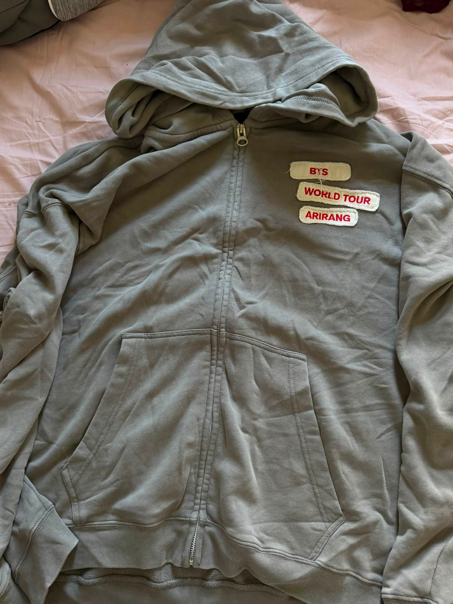 BTS ARIRANG zip-up hoodie trades wanted in Toronto