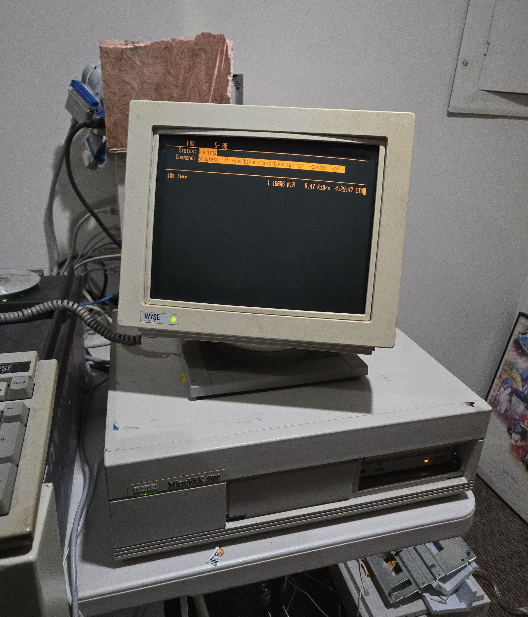 Installing BSD on a vintage MicroVAX 3100 computer