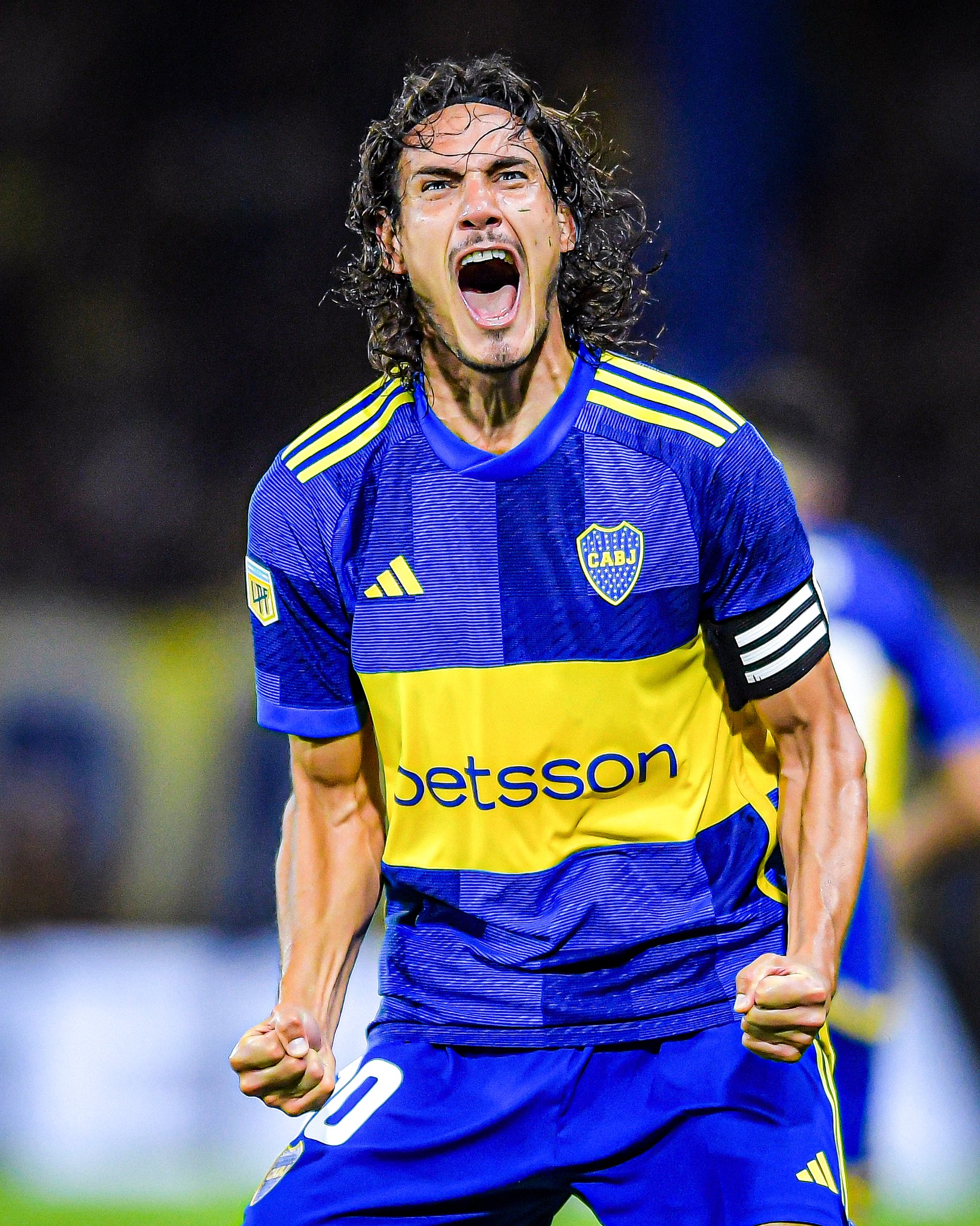 37-year-old Edinson Cavani has six goals in his last five games for Boca 🏹
