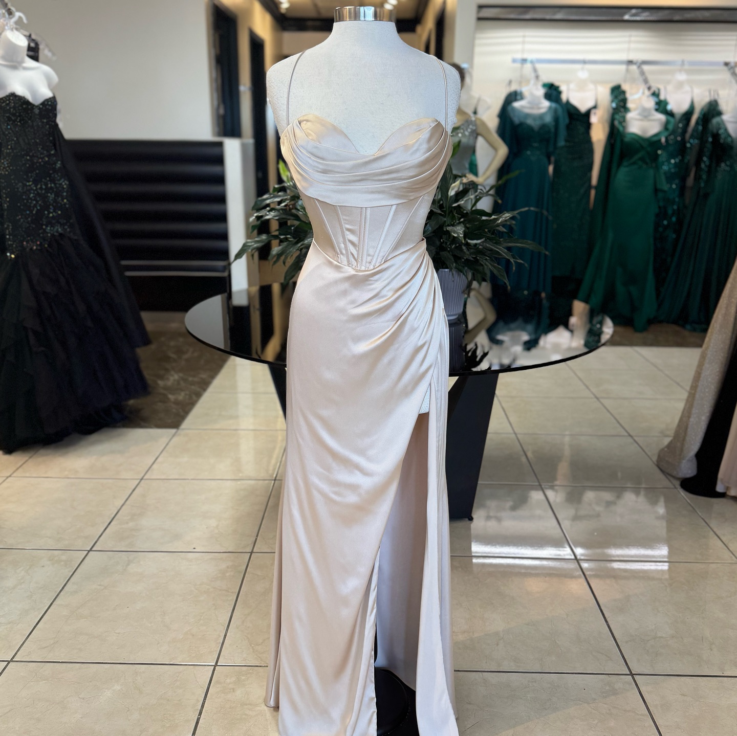 orange midi dress Ella Off Shoulder Formal - US 12 Size:10D 178 cmMidi dress featuring Floral Beach Plus Size Best Choice Products Set of 3 Ceramic Christmas Trees  Pre-Lit Hand-Painted Tabletop Holiday Decoration w/ Multicolor Bulbs LED Lights – Frosted Green