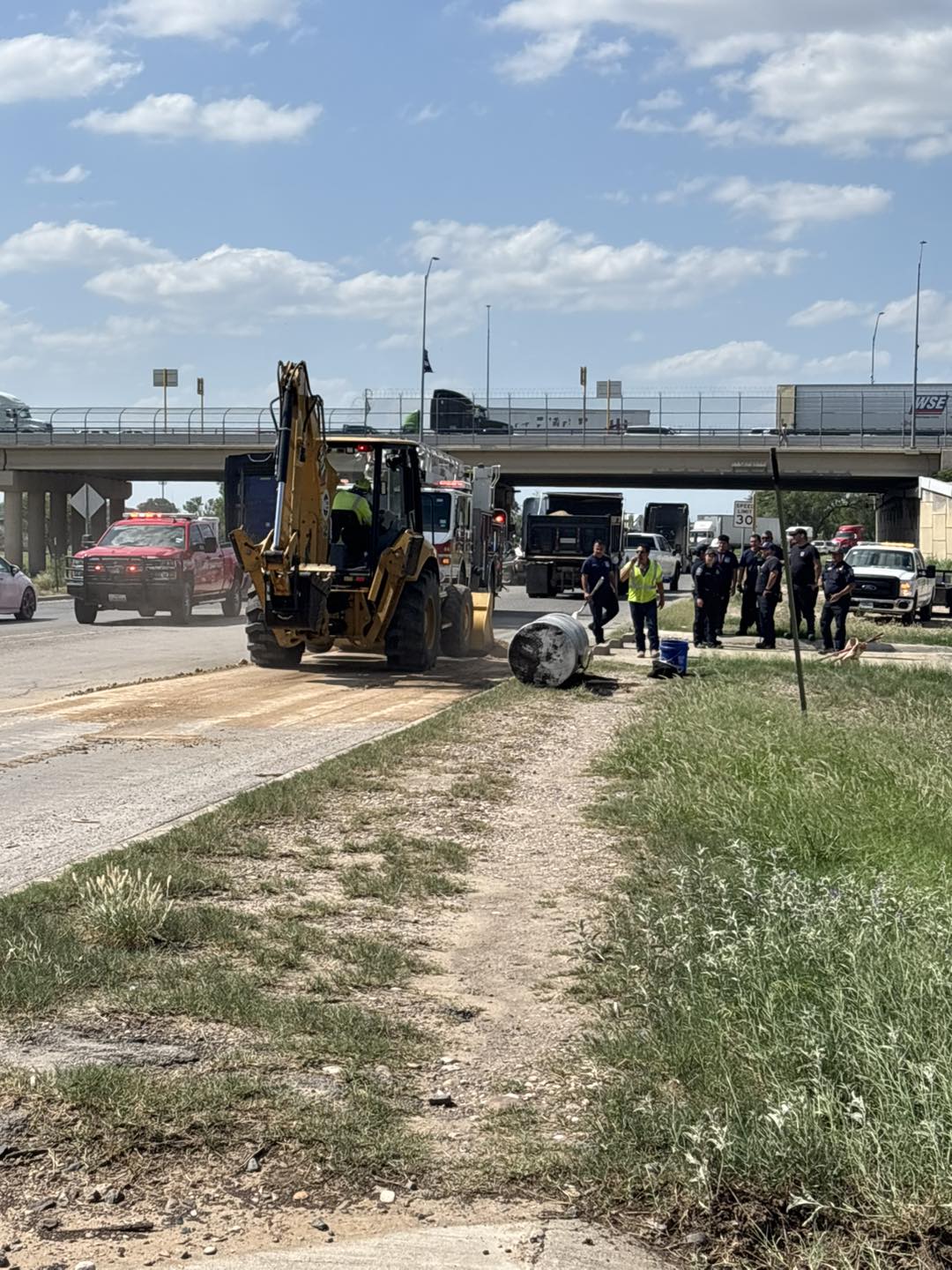 Eagle - EPPD and EPFD currently working a diesel spill by Ward Street ...