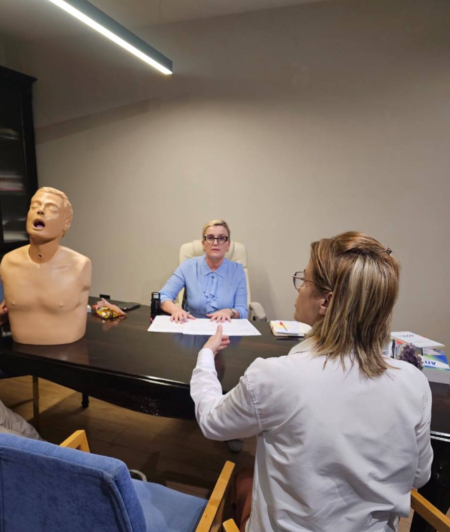 Urdhri i Infermierit të Shqipërisë - Sot Presidentja e UISH znj ...
