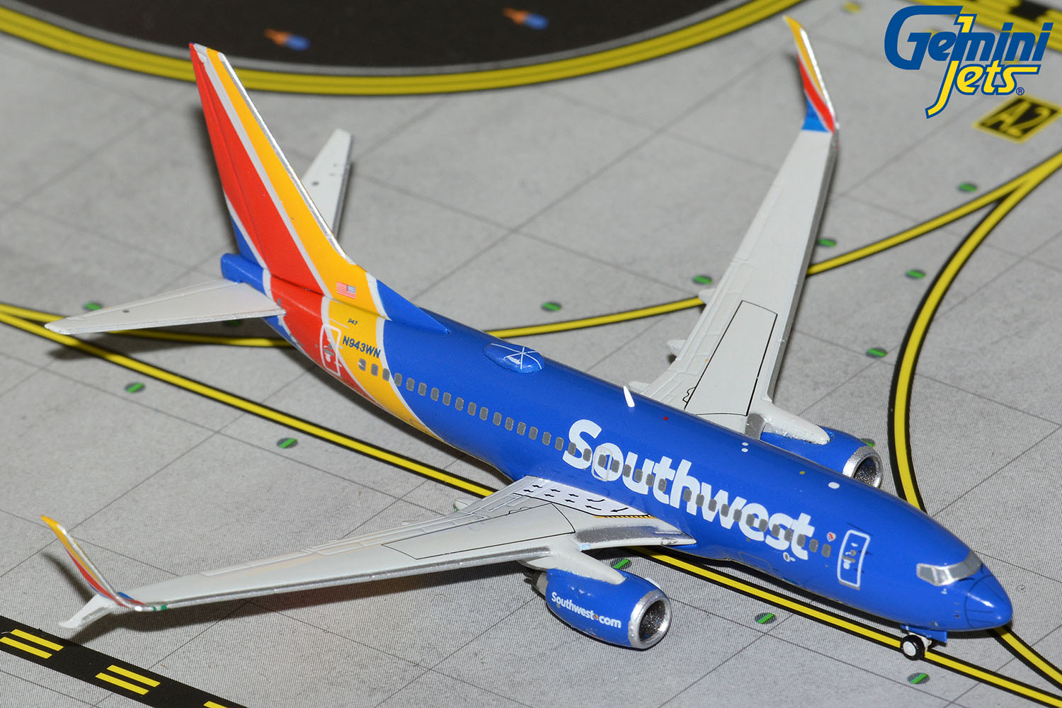 JUST LANDED! GeminiJets 1:400-scale Aeromexico B737-800 N957AM