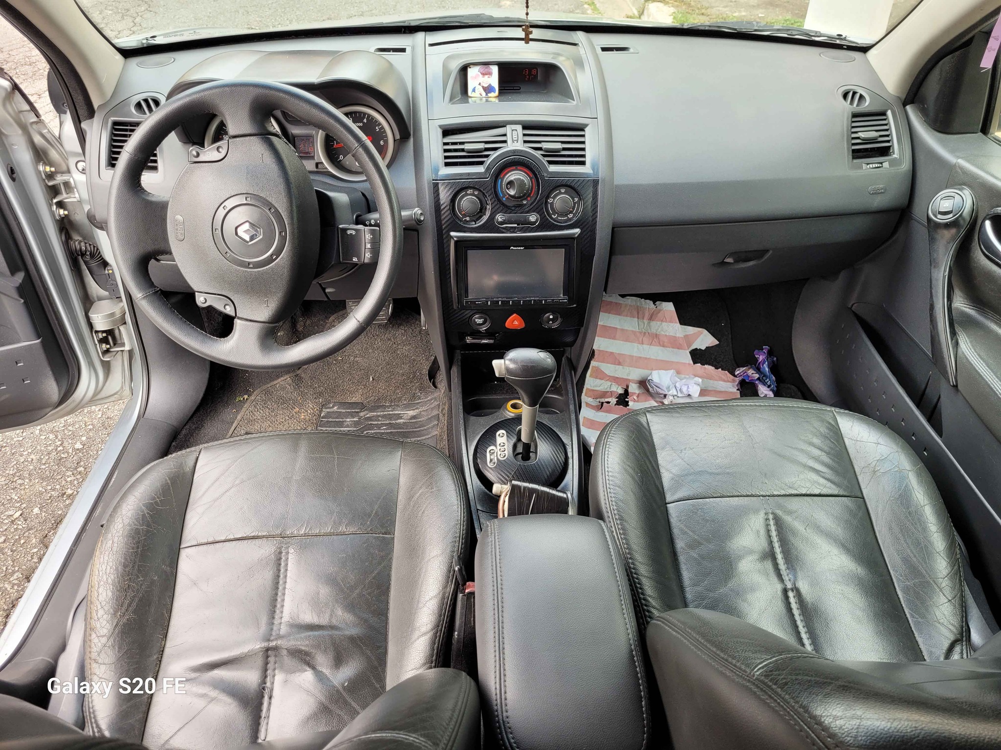 TAILORED TO FIT Renault Megane  2003-2008  - FULL SET OF Tailored Luxury Interior Floor Car Carpet Mats Black Mat Black Leather Edging~p92309140