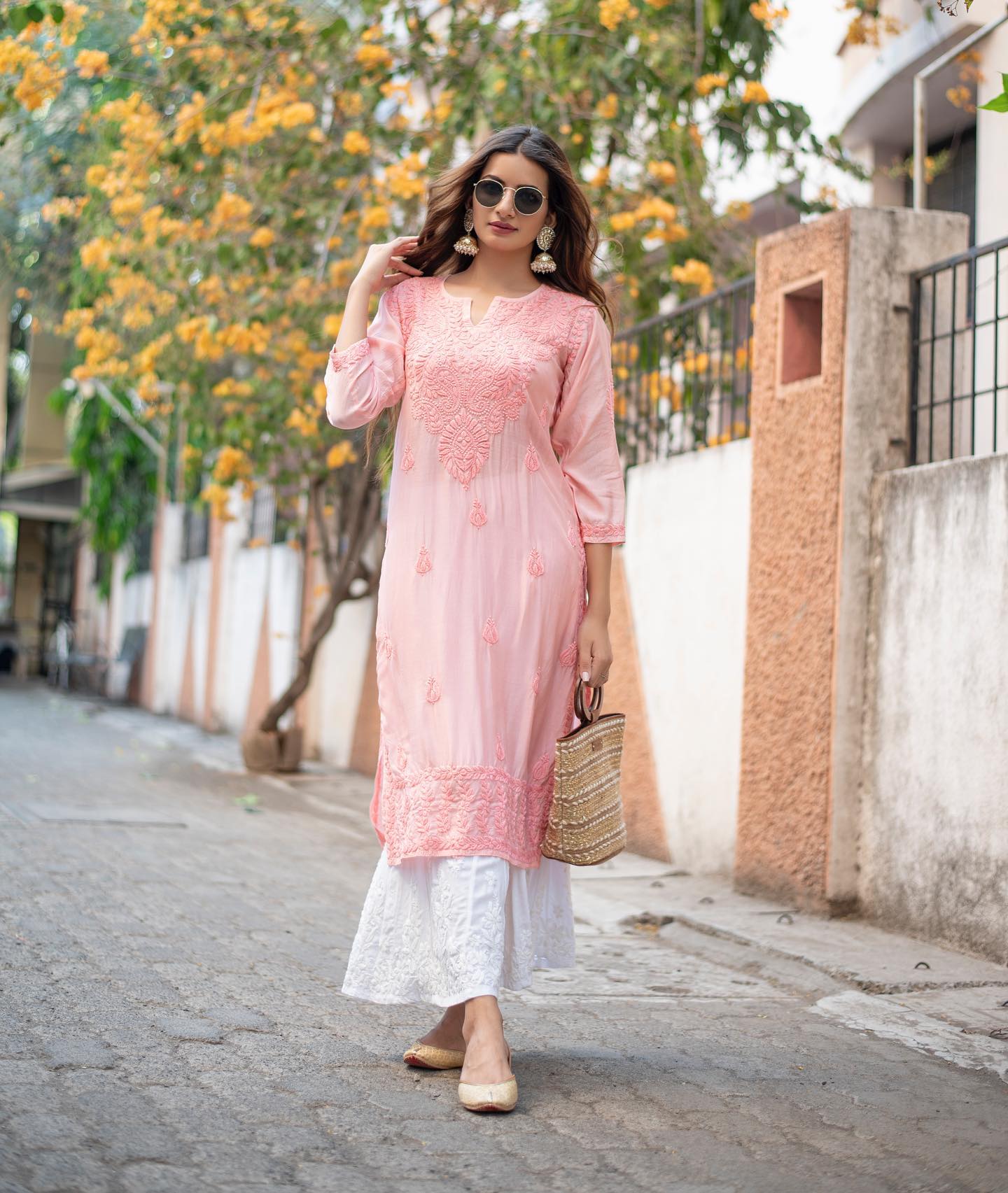 Minnie Rohilla - Chikankari for summer 😍 Outfit:...