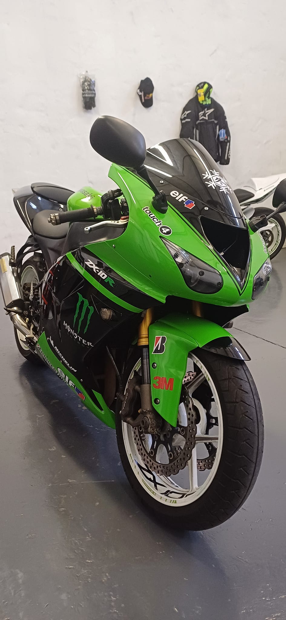 KAWASAKI ZX10R DOING 53000KM AIRAGE PIPE SHORTY LEVERS TINTED