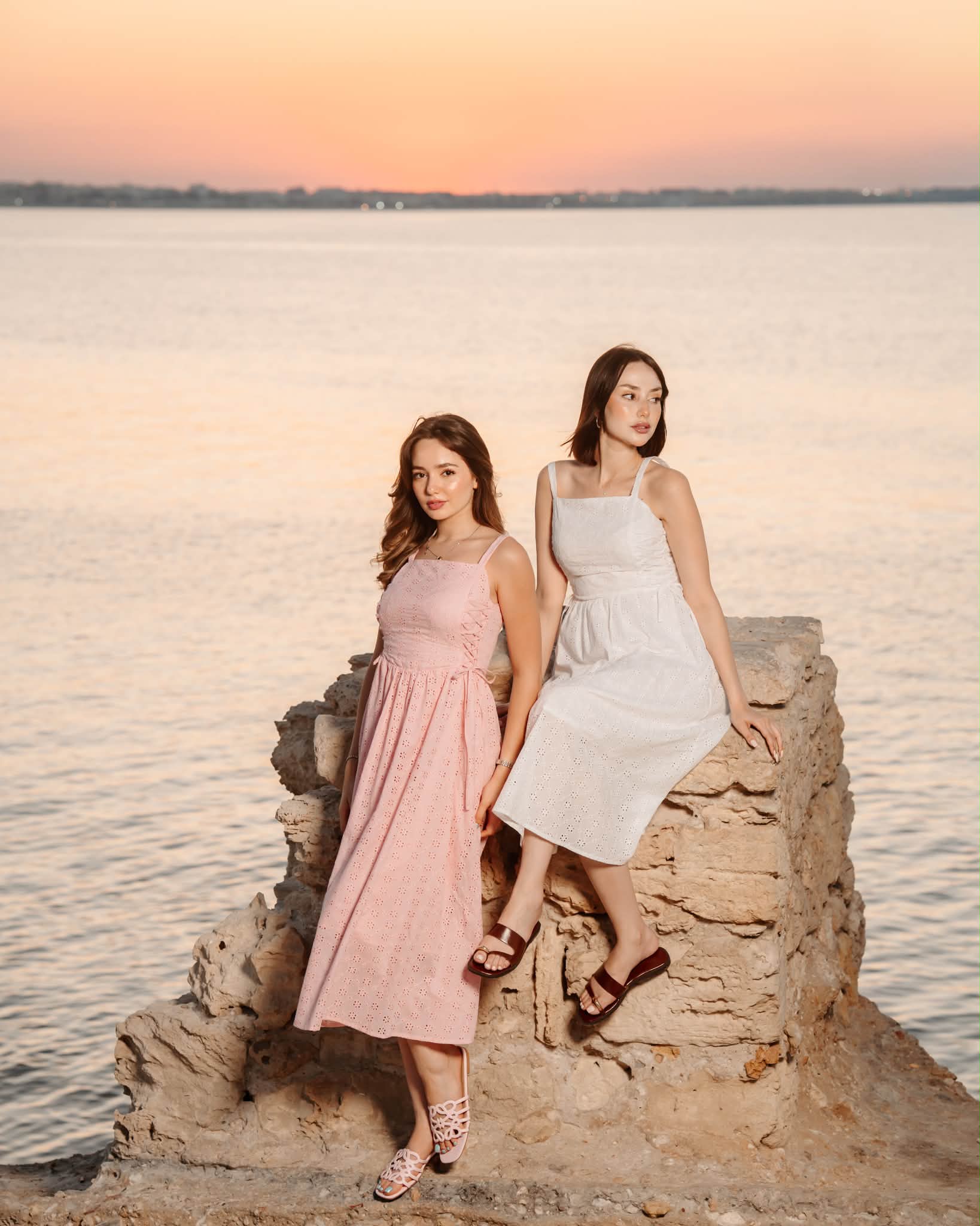 broderie anglaise beach dress Catching the sunset in duo Pink and White Kastelo pretty dresses🤍 Kastelo.com.tn broderie anglaise dress h&m Kristin Cavallari – Self blue & silver samba dress scalloped edge waist Size:UK M