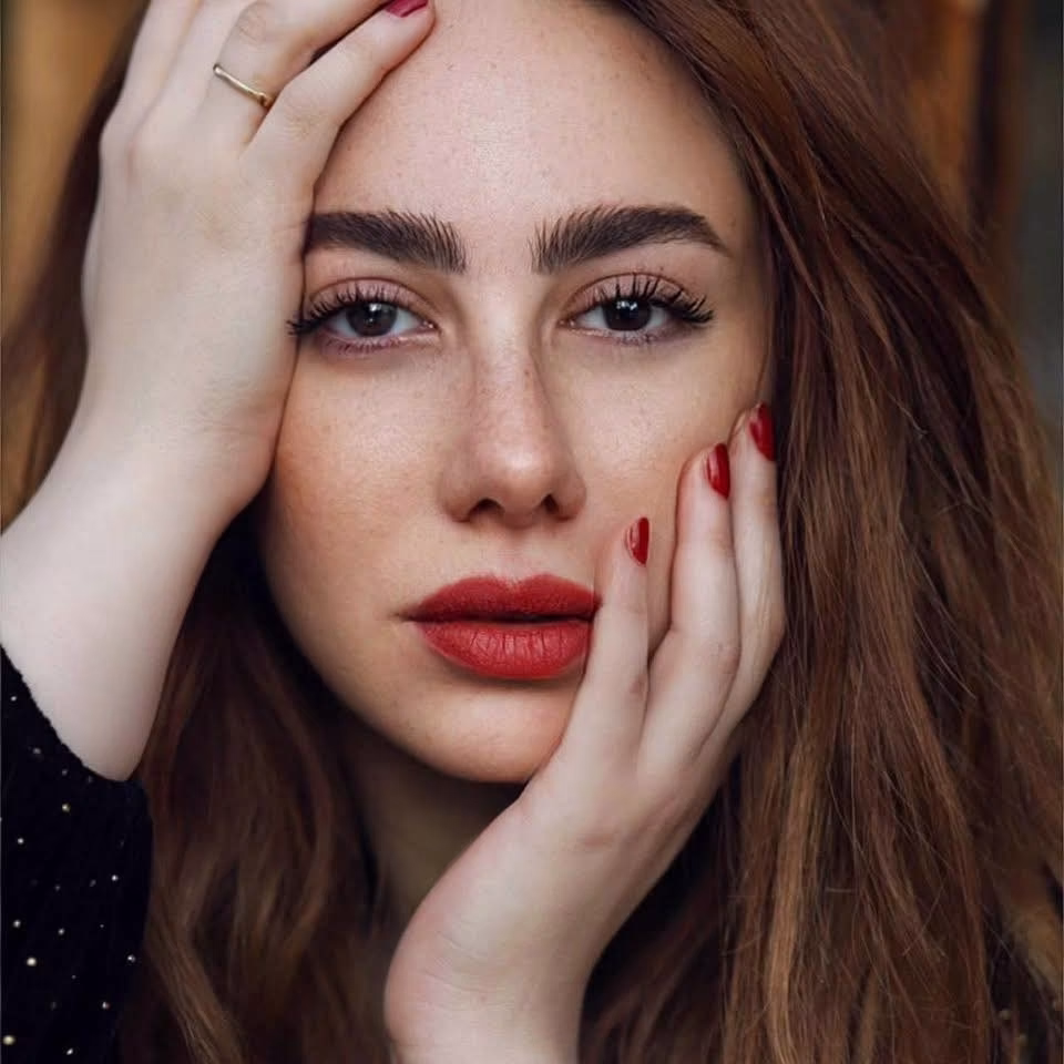 شبابيك 🚪🪟🖼️ - Reham Elshanawany ريهام الشنواني | Facebook