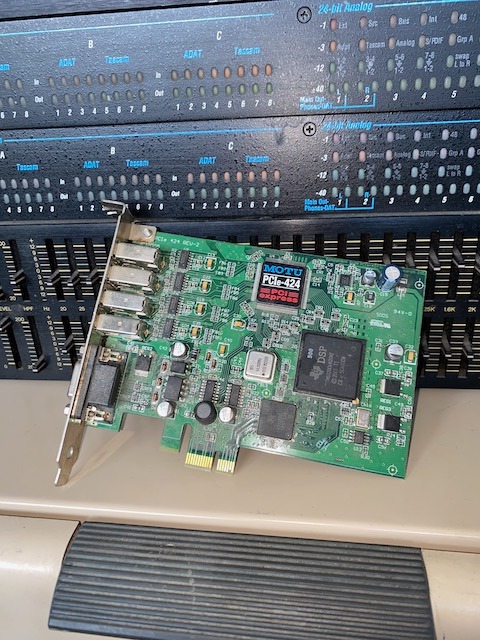 2x MOTU 2408 digital converters & 1 x 424 PCI card for Mac . £300