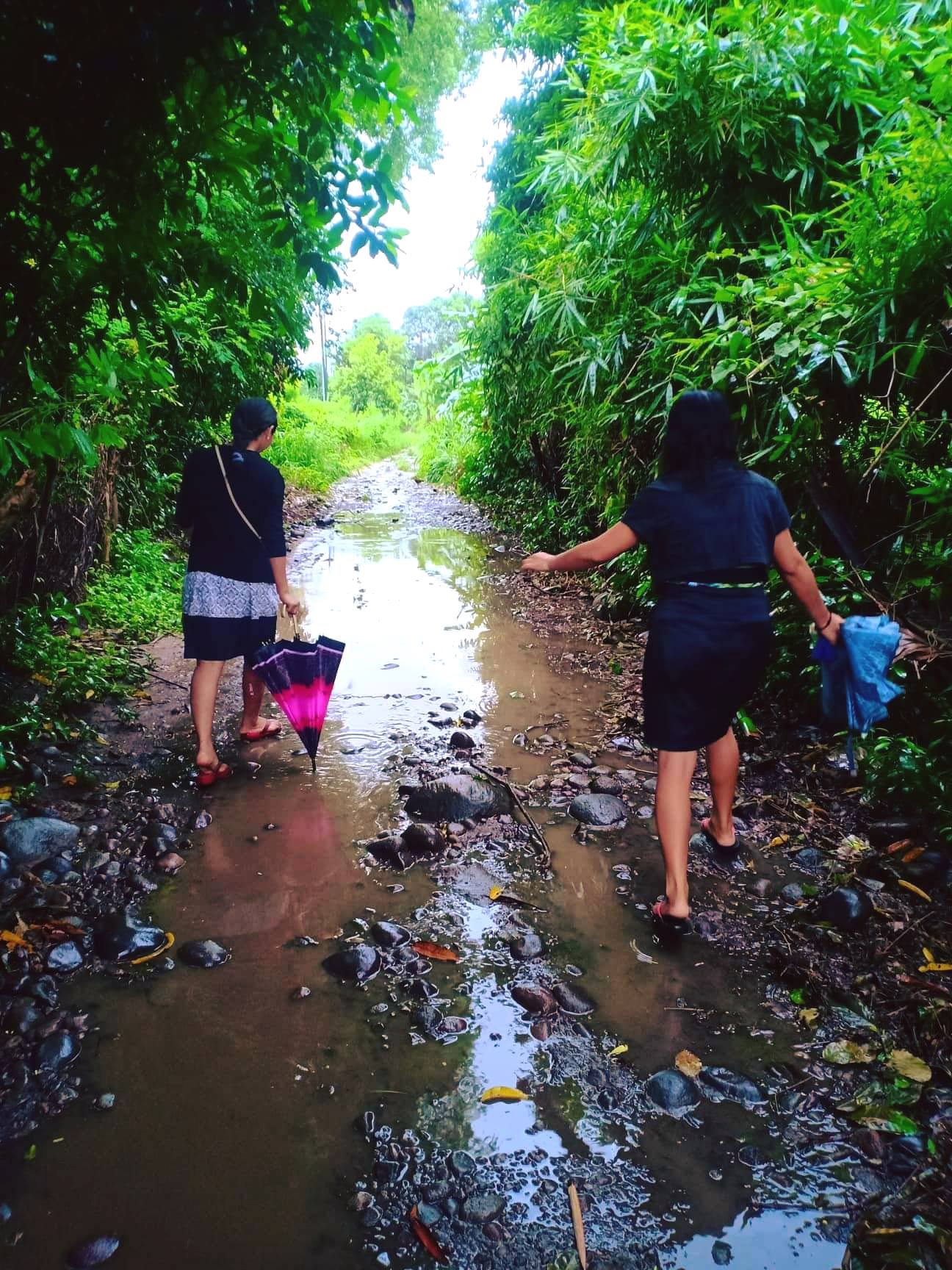 Chosen Servants - Susuongin ang baha, ang kabukiran o...