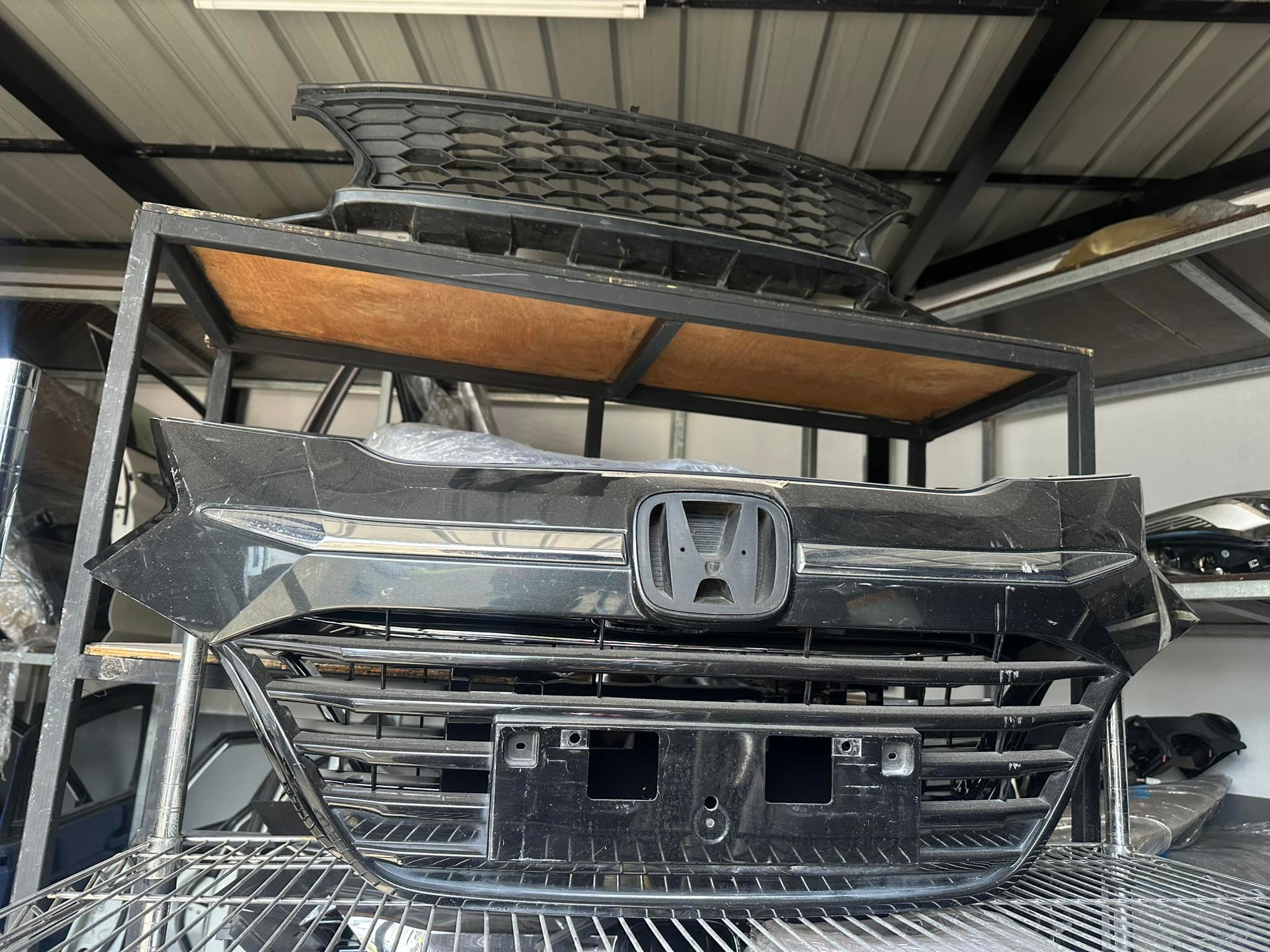 Second hand spare parts Honda vezel 2014-2018 Grill Call / w.a us