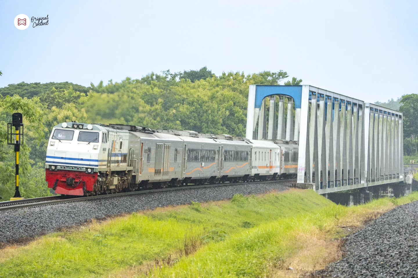 Instrail.id