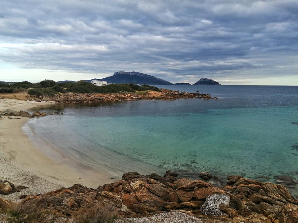 la-spiaggia-di-terrata-golfo-aranci-emozioni-in-sardegna