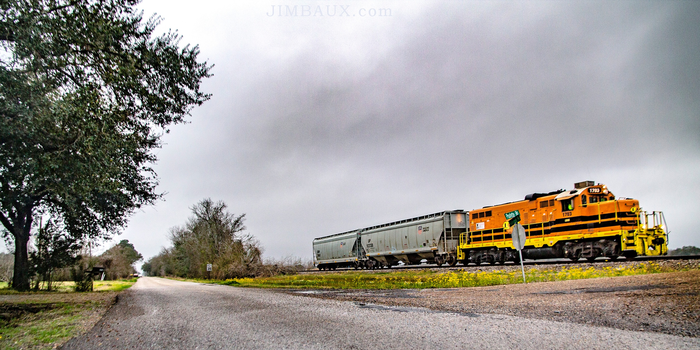 Jimbaux's - Five years ago today at 17:03 CST, LDRR 1703 pulls two ...