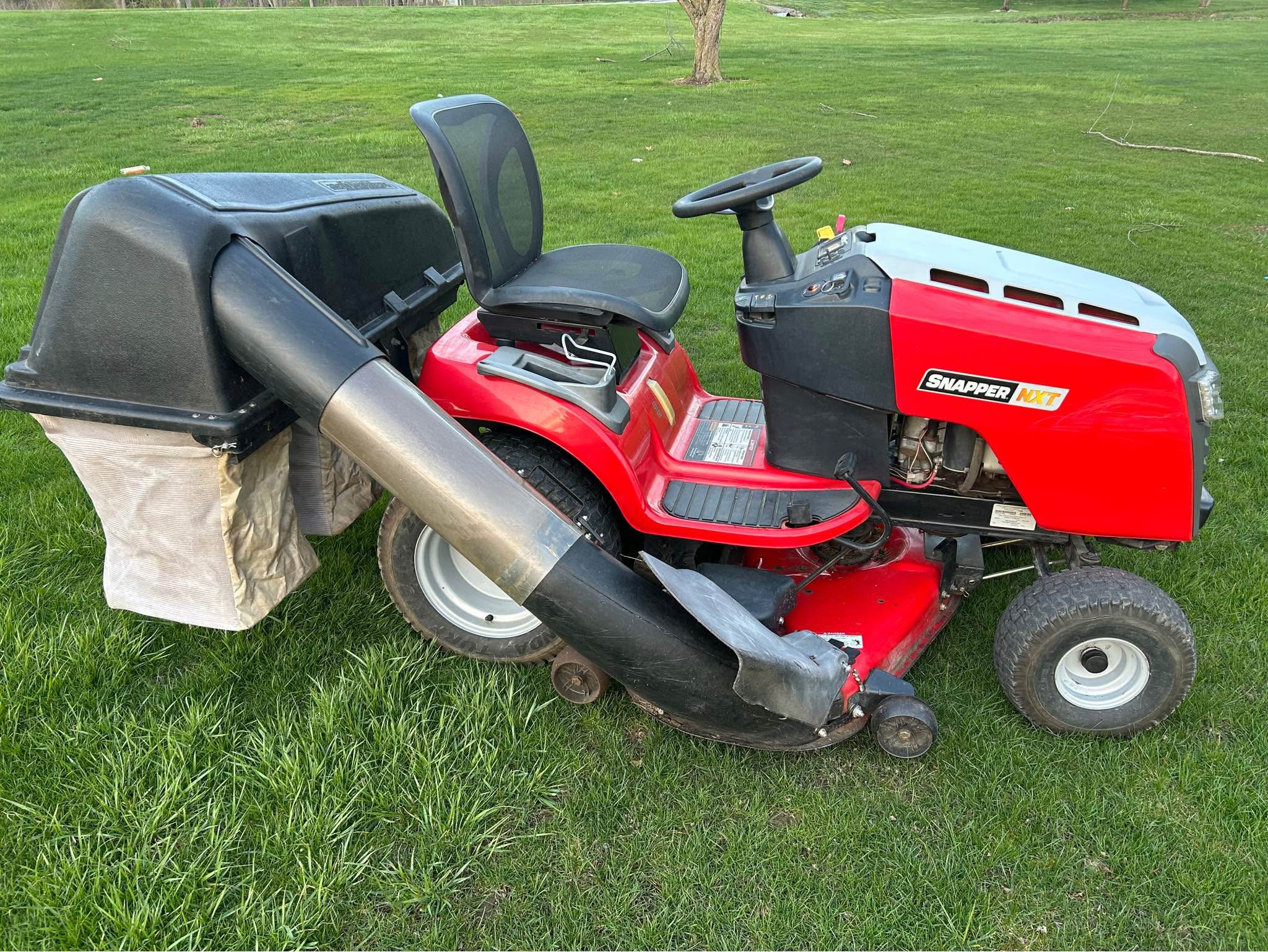 Snapper NXT Lawn tractor with bagger - Lawn Mowers - Kokomo, Indiana ...