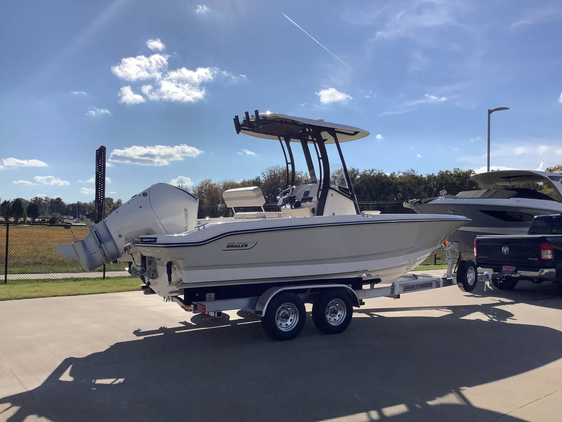 2026 Boston Whaler 22 Dauntless - Powerboats & Motorboats - Afton ...