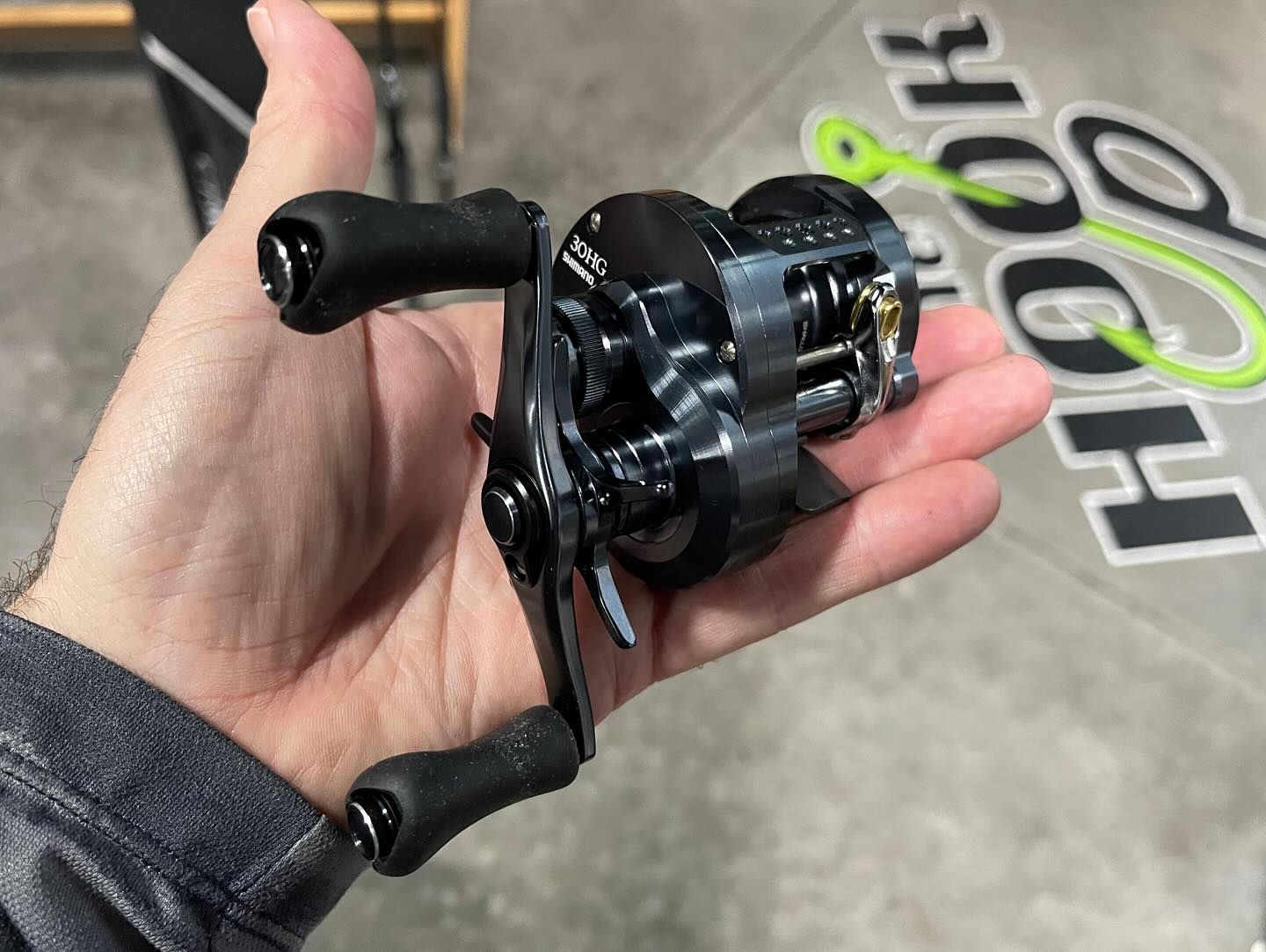Shimano Calcutta Conquest 30HG shallow edition reel on sale