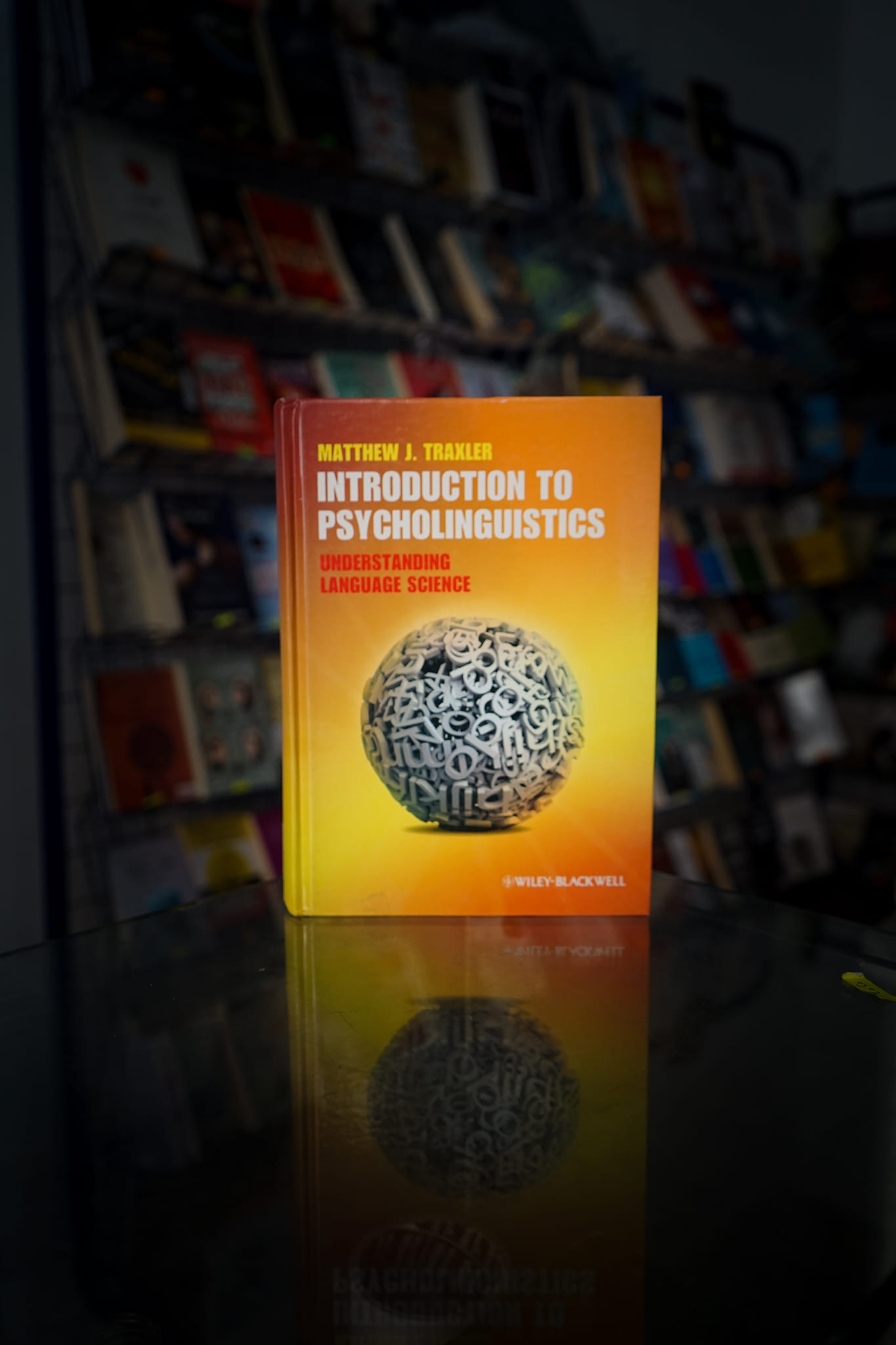 Introduction to psycholinguistics book by Julie Sedivy