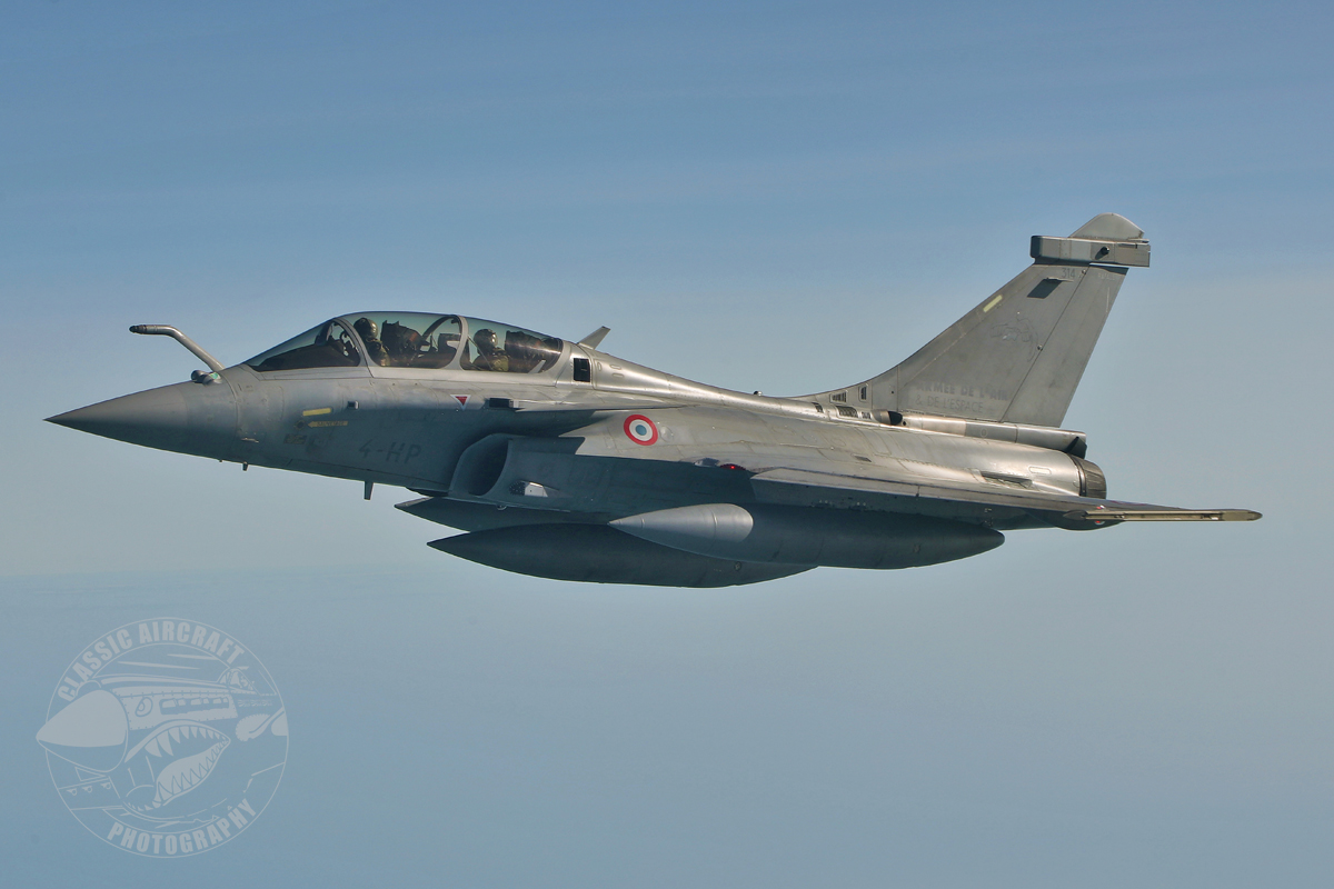 Classic - A Dassault Rafale sitting on our wing as another refuels on ...