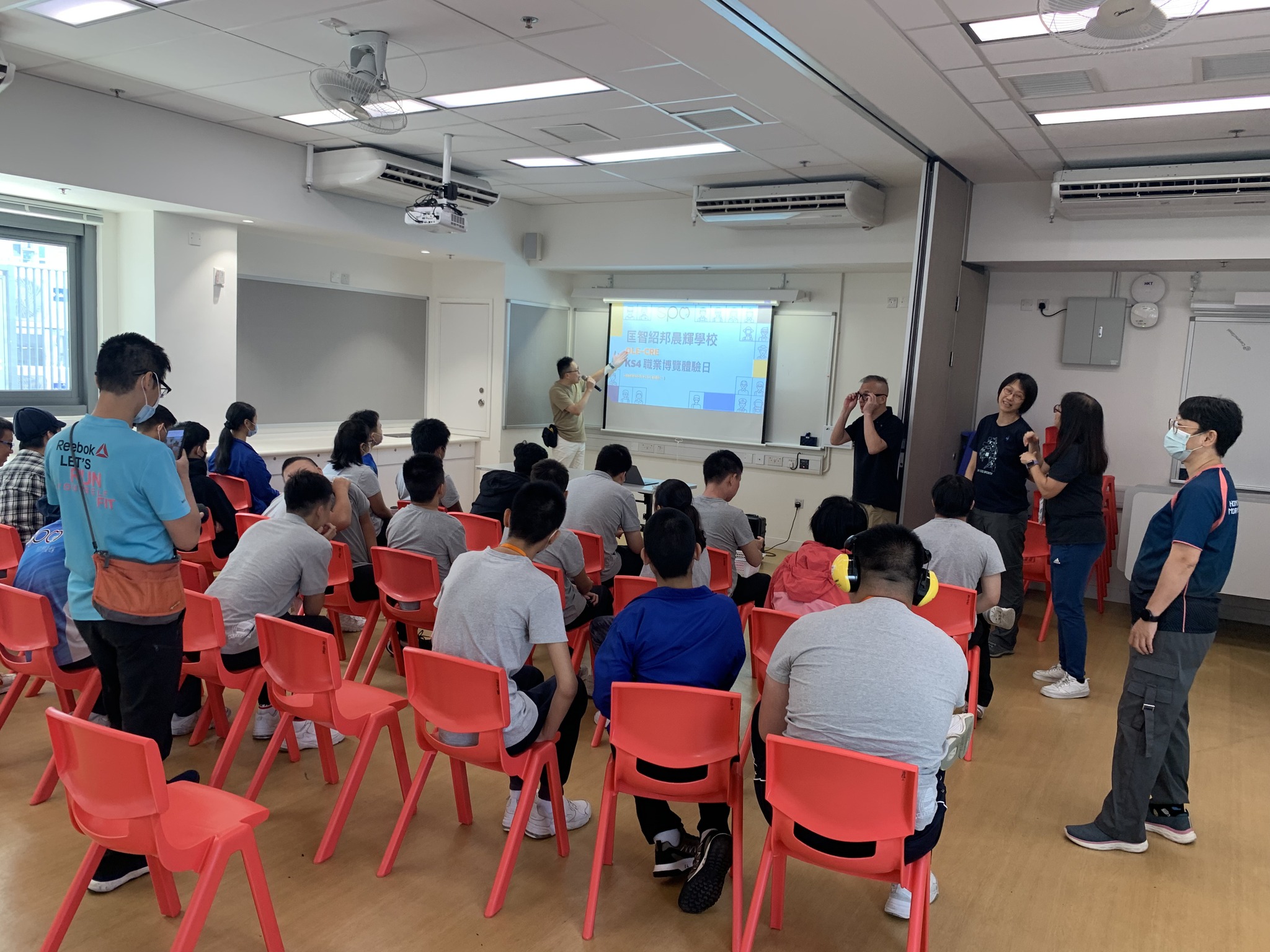 剛過去的星期一，我哋... - 匡智紹邦晨輝學校 Hong Chi Shiu Pong Morninghope School | Facebook