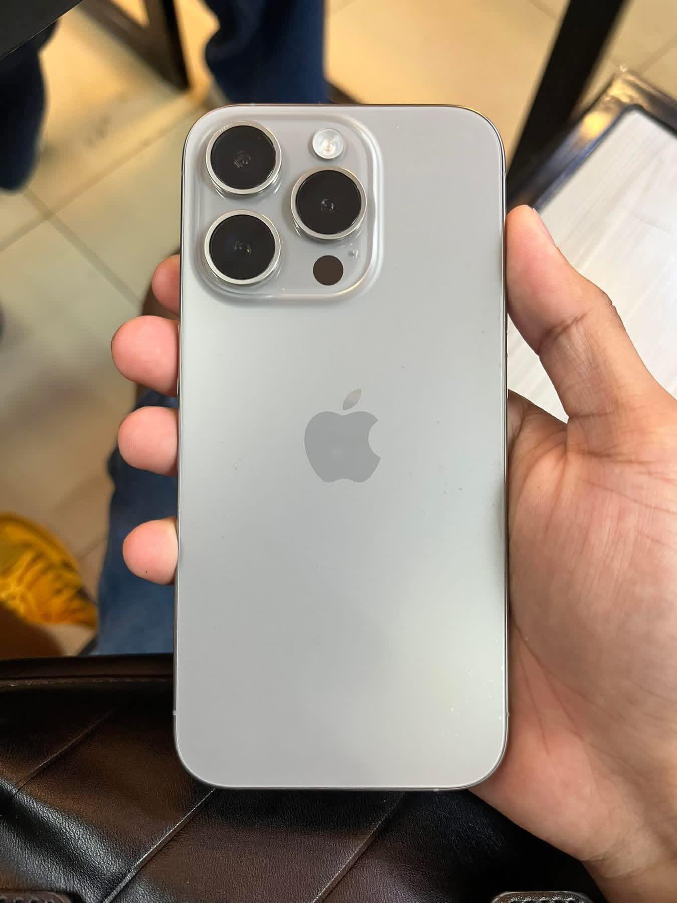 iPhone 15 pro 128gb Natural titanium 89% battery health Any sim AA 