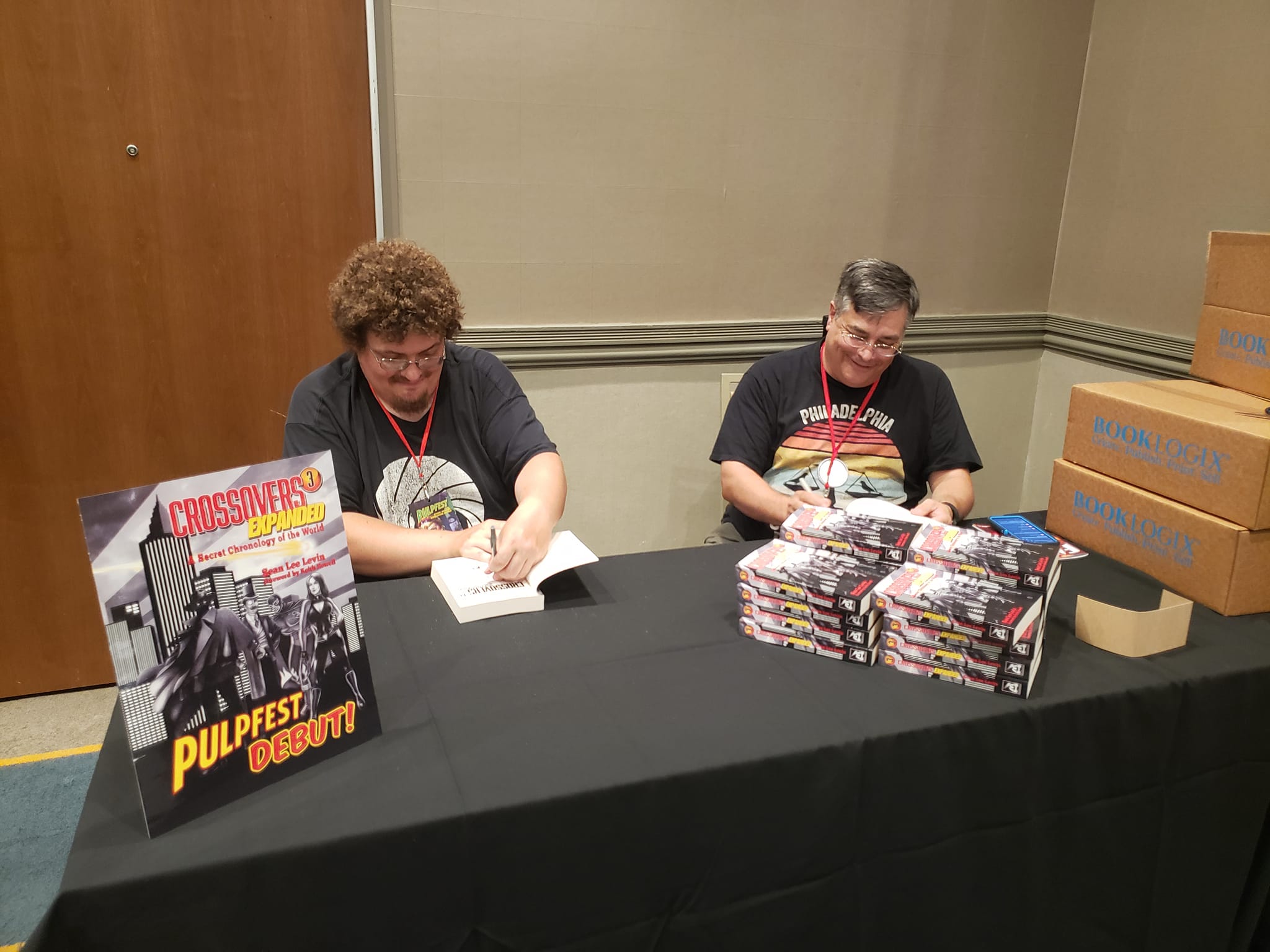 Meteor - Sean Lee Levin and Keith Howell - Artist signing all the pre ...