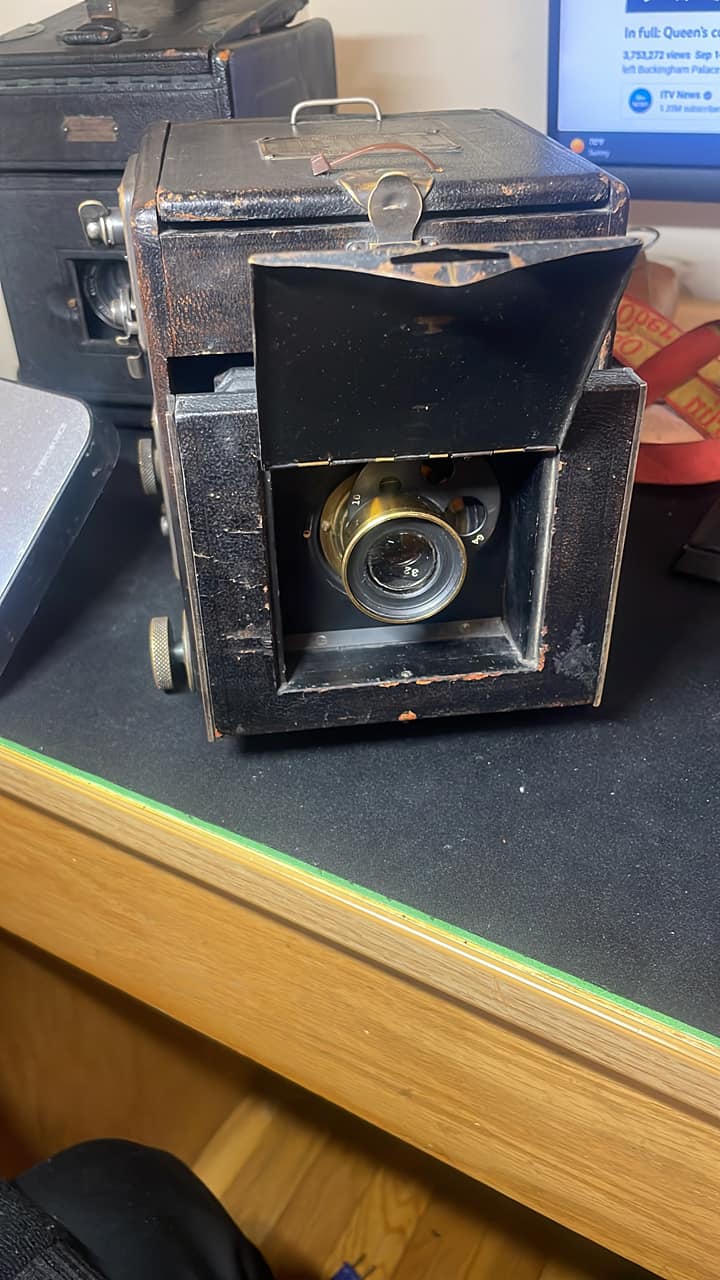 Testing Kodak Ektar lens on Graflex camera