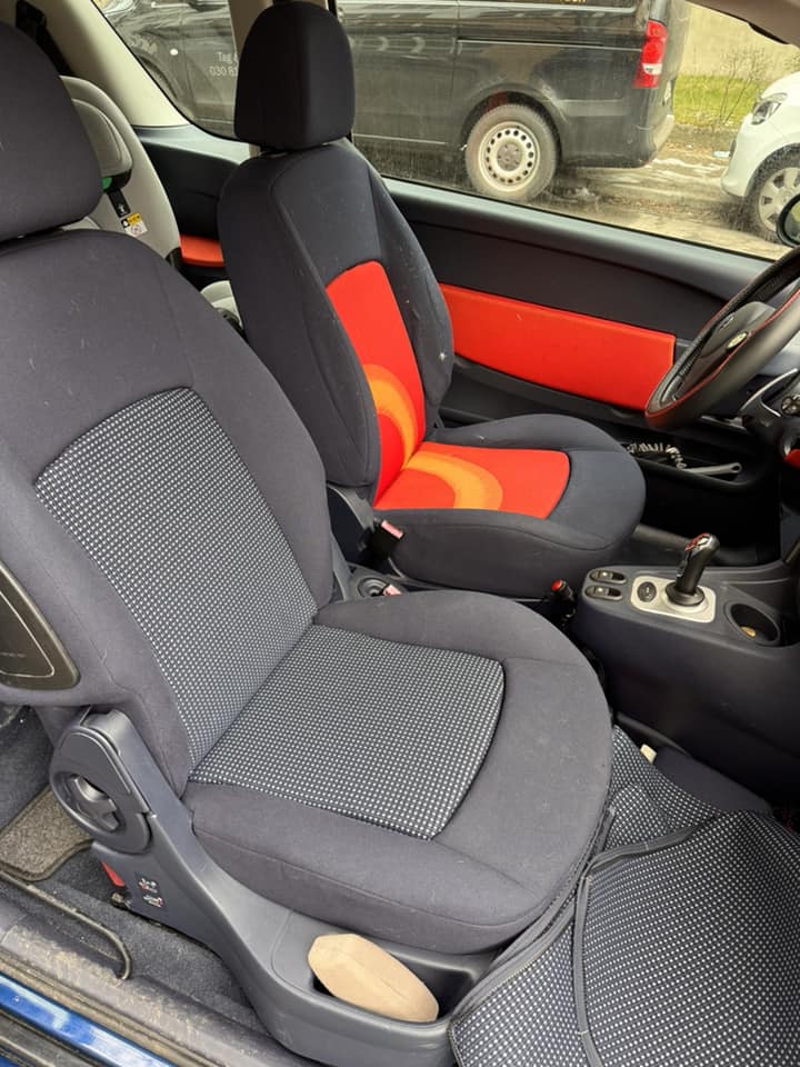 Today i got my Cameleo Set. Changed it from ugly red to sexy blue!