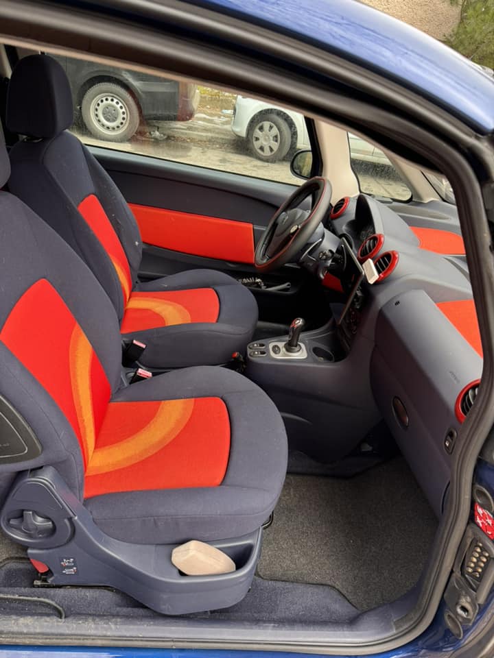 Today i got my Cameleo Set. Changed it from ugly red to sexy blue!
