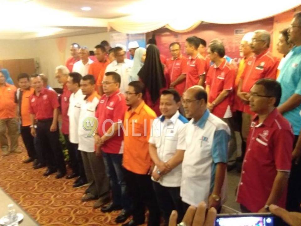 Buletin Tv9 Calon Calon Ppbm Pan Dan Pkr N 01 Kuala Besut Che Ku Hashim Che Ku Mat Ppbm N 02 Kota Putera Tengku Roslan Tengku Othman Tengku Ramli