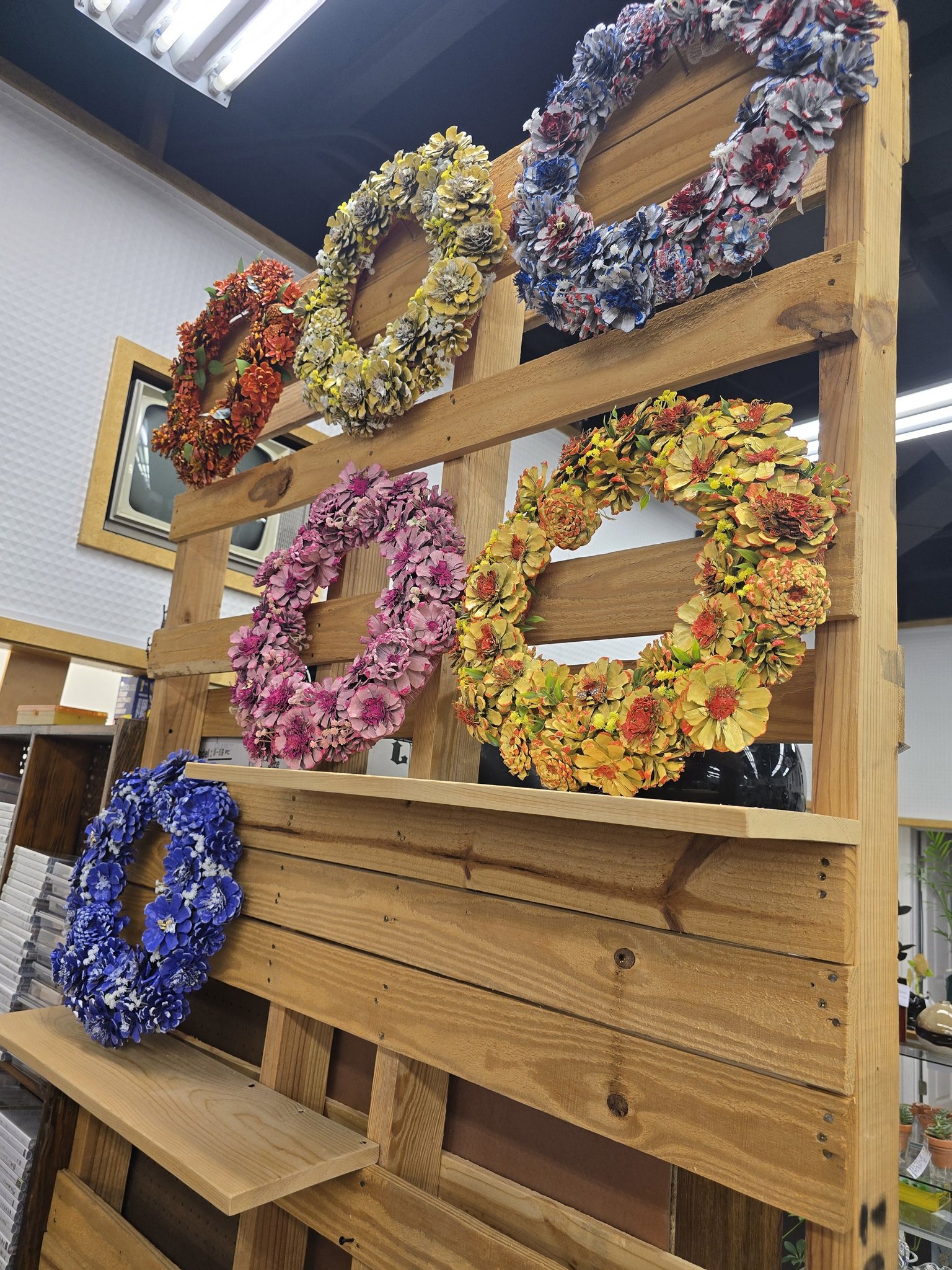A2Z Crafts & Antiques | Dickinson ND