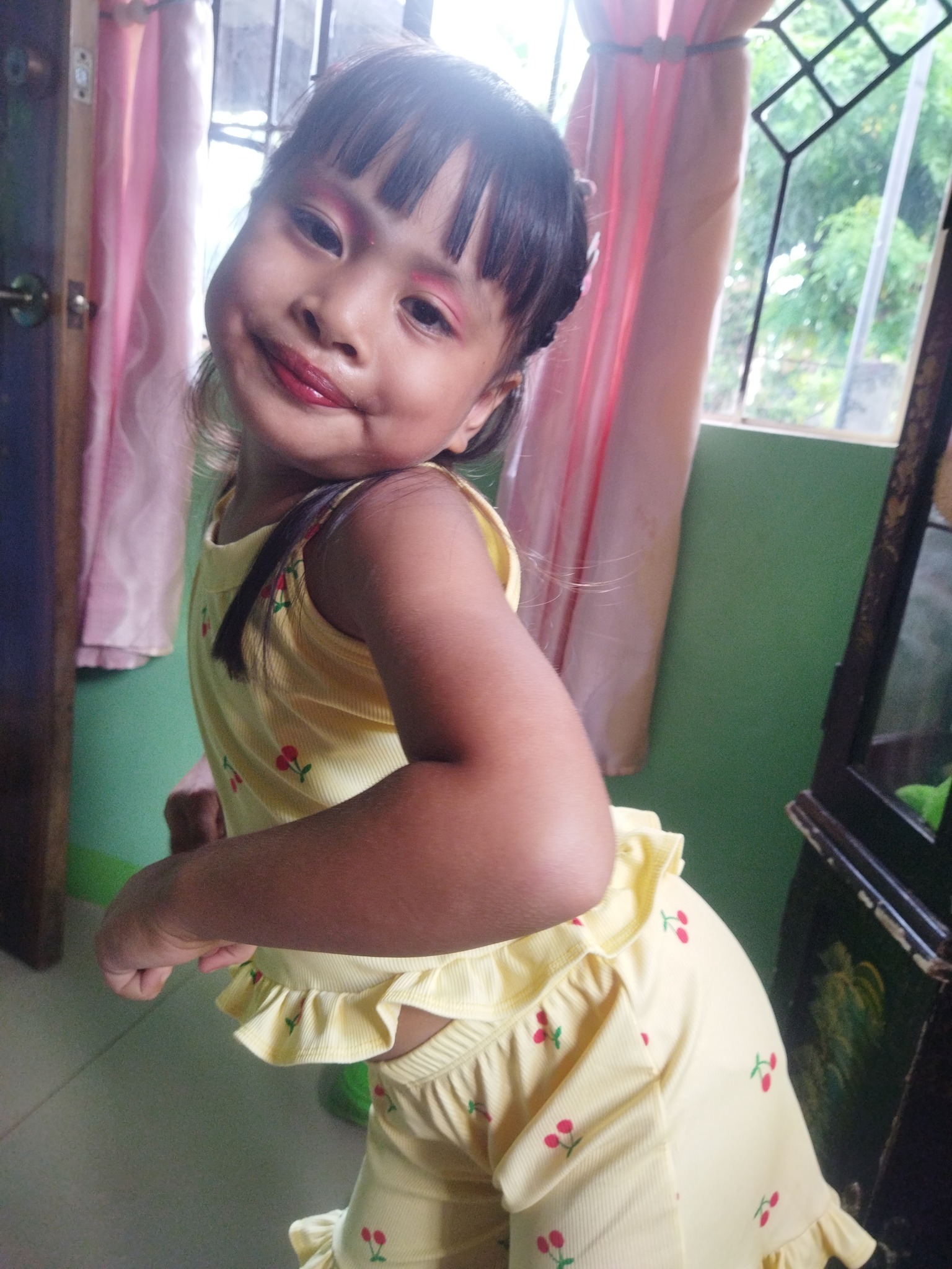 Donya Surayda | Tigaon