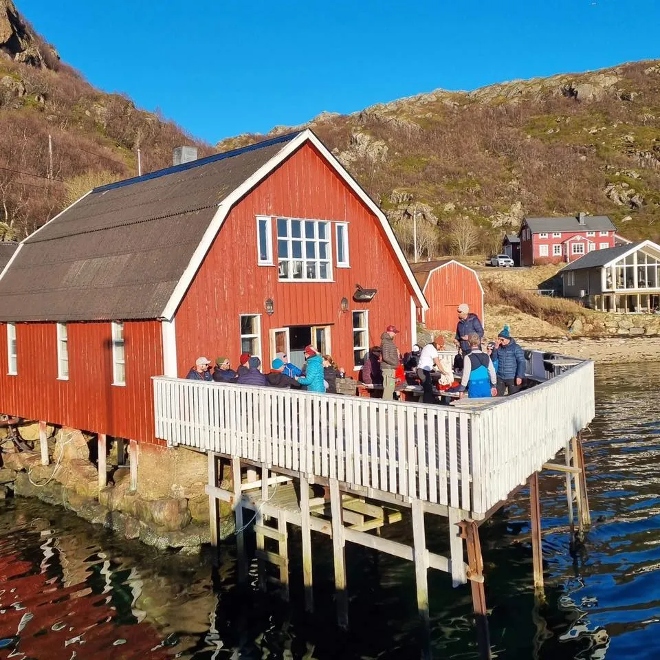 Vesterålen... - Vesterålen Rorbuer og Damperiet bryggekafe