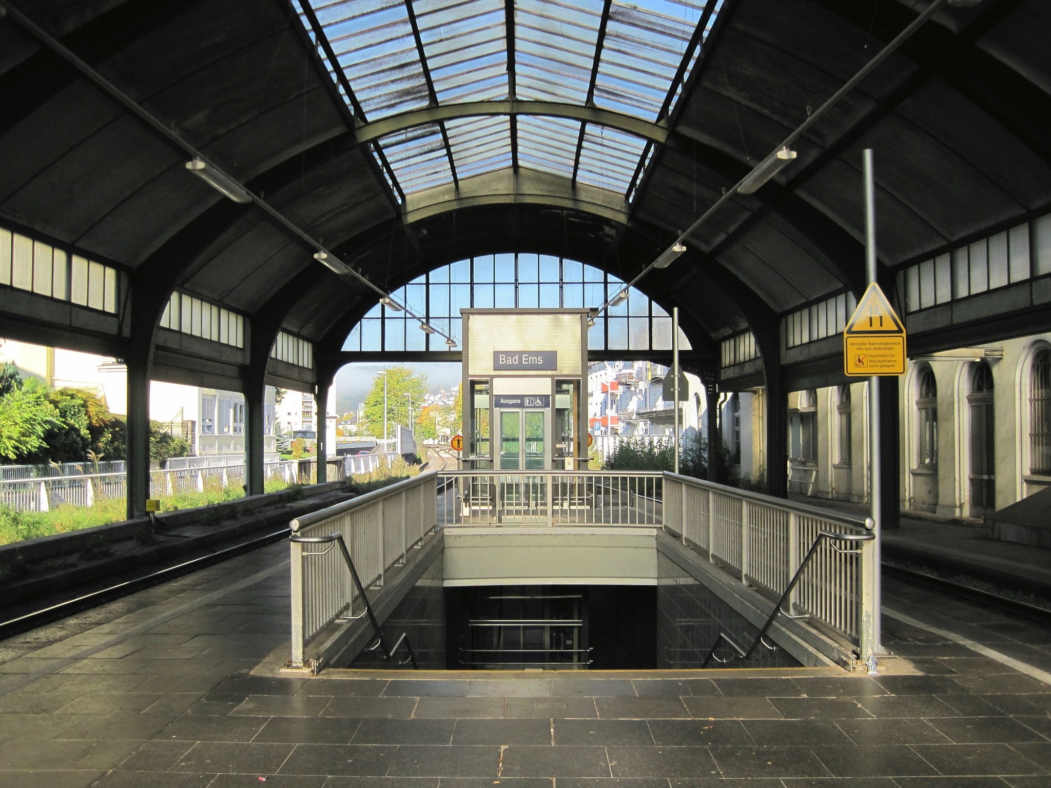 ben-kurier-sanierung-der-bahnsteighalle-des-bad-emser-facebook