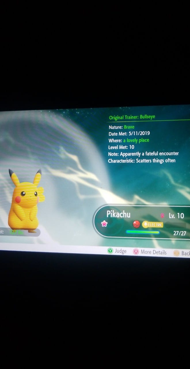Pokémon: un Pikachu stellare tra le carte di Scintille Folgoranti