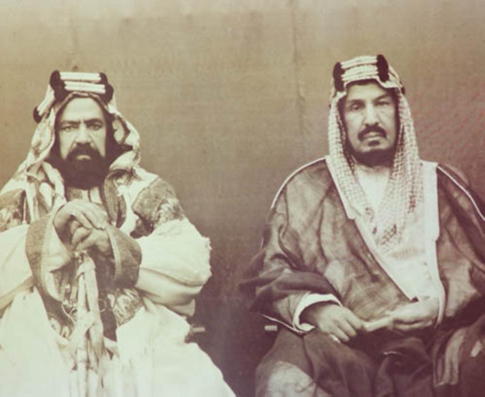The Old - c1939 🇧🇭🇸🇦: Shaikh Hamad, the ruler of Bahrain, with Ibn Saud ...