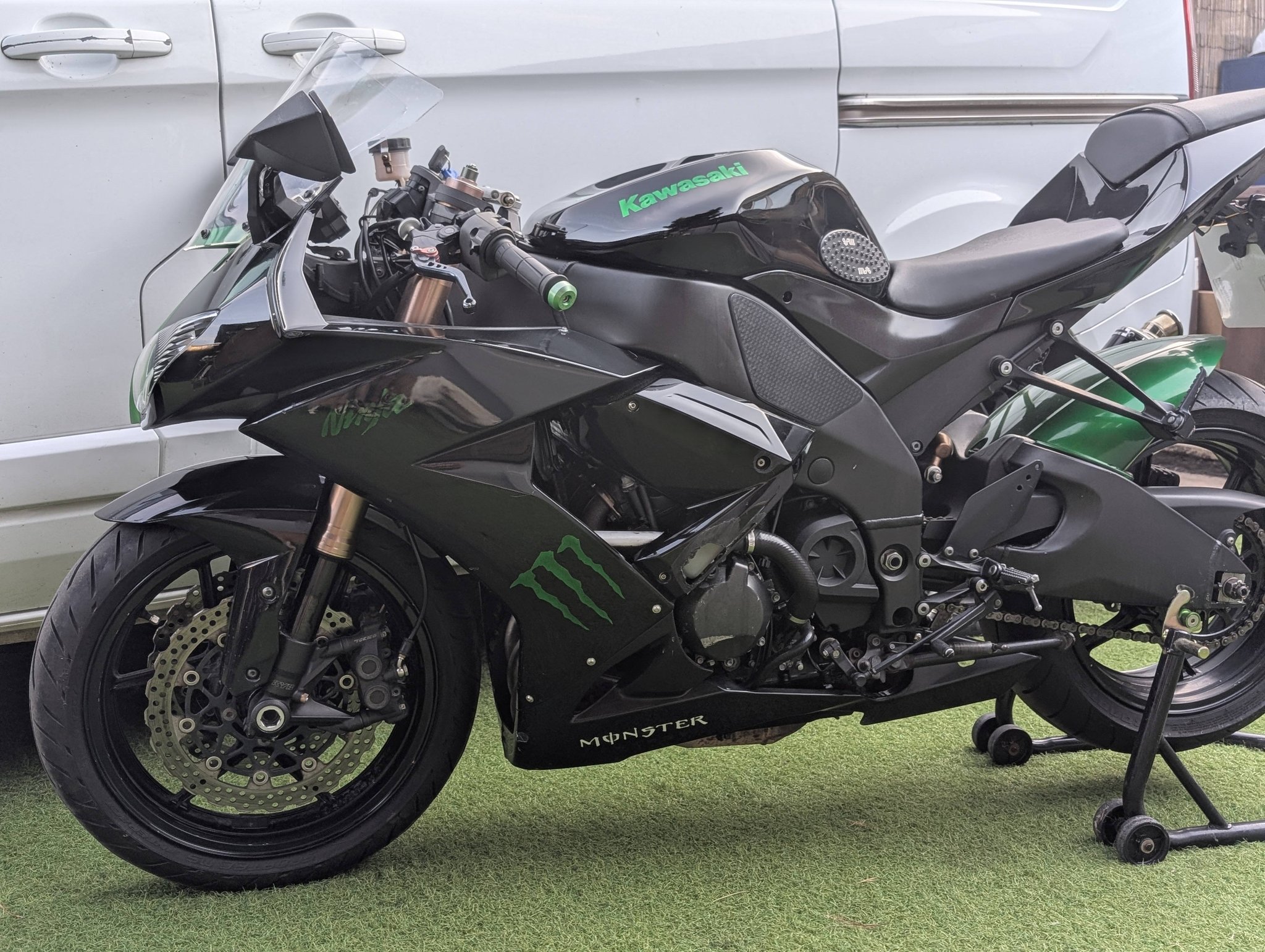 ad: Zx10r 09 11 Months Mot All Keys Partial Service History Recent