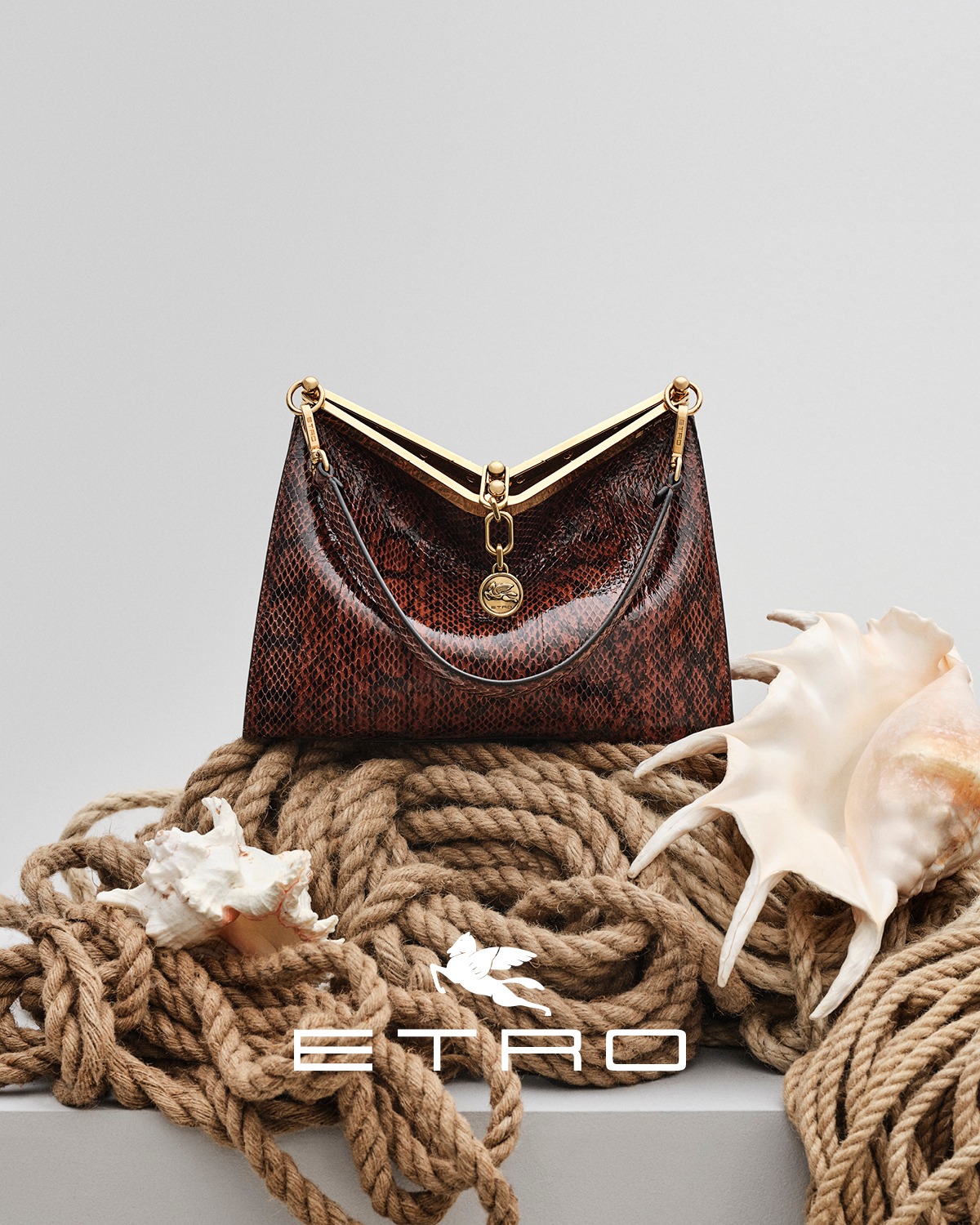Anchored in craftsmanship, the Vela Bag draws inspiration from the 