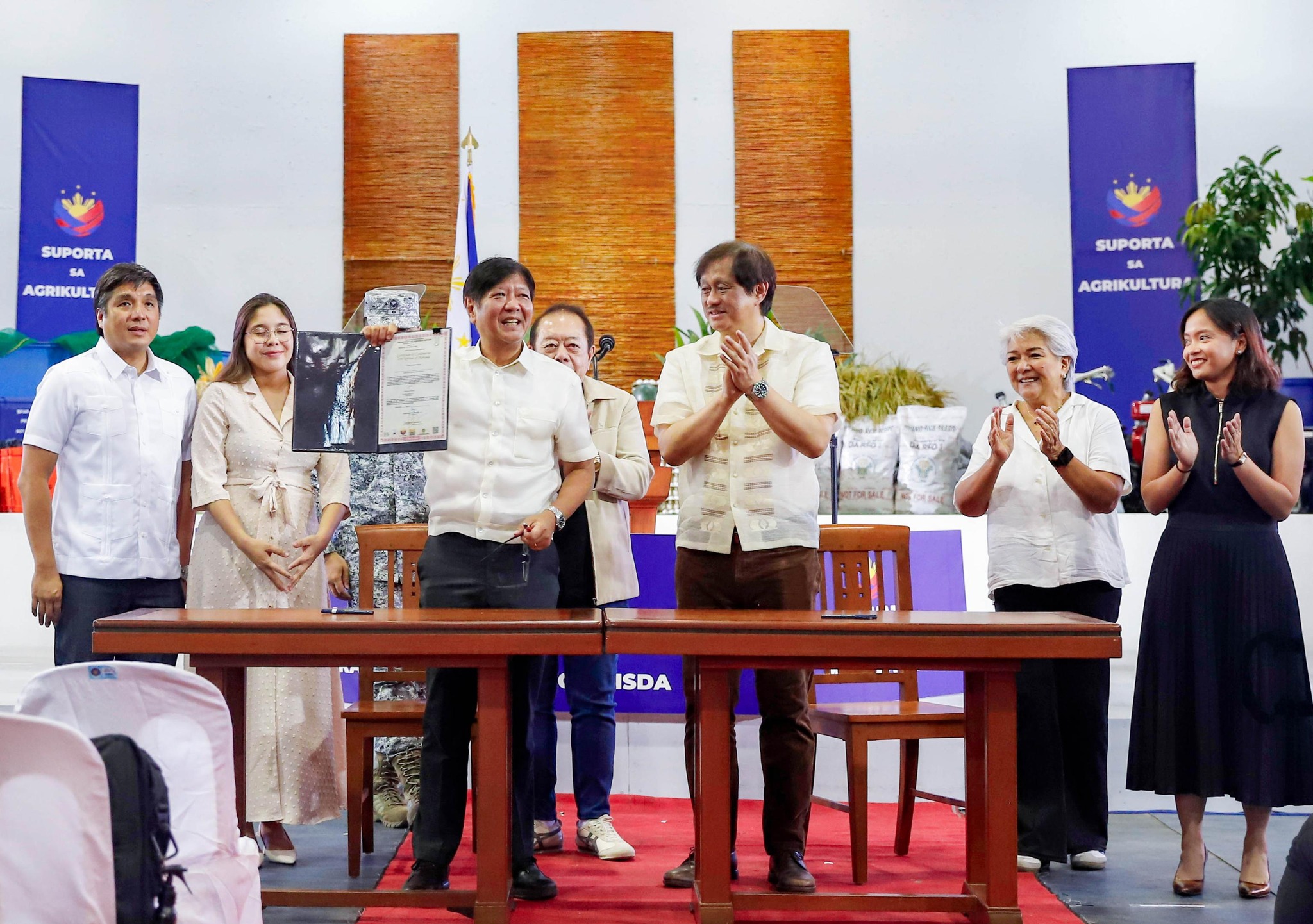 Bongbong Marcos - 𝟲𝟰,𝟮𝟰𝟭 agrarian reform beneficiaries are... | Facebook