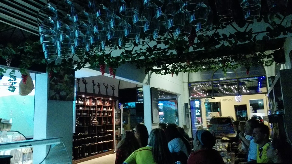 Por que hoy juega la... - Restaurante Serrano Express