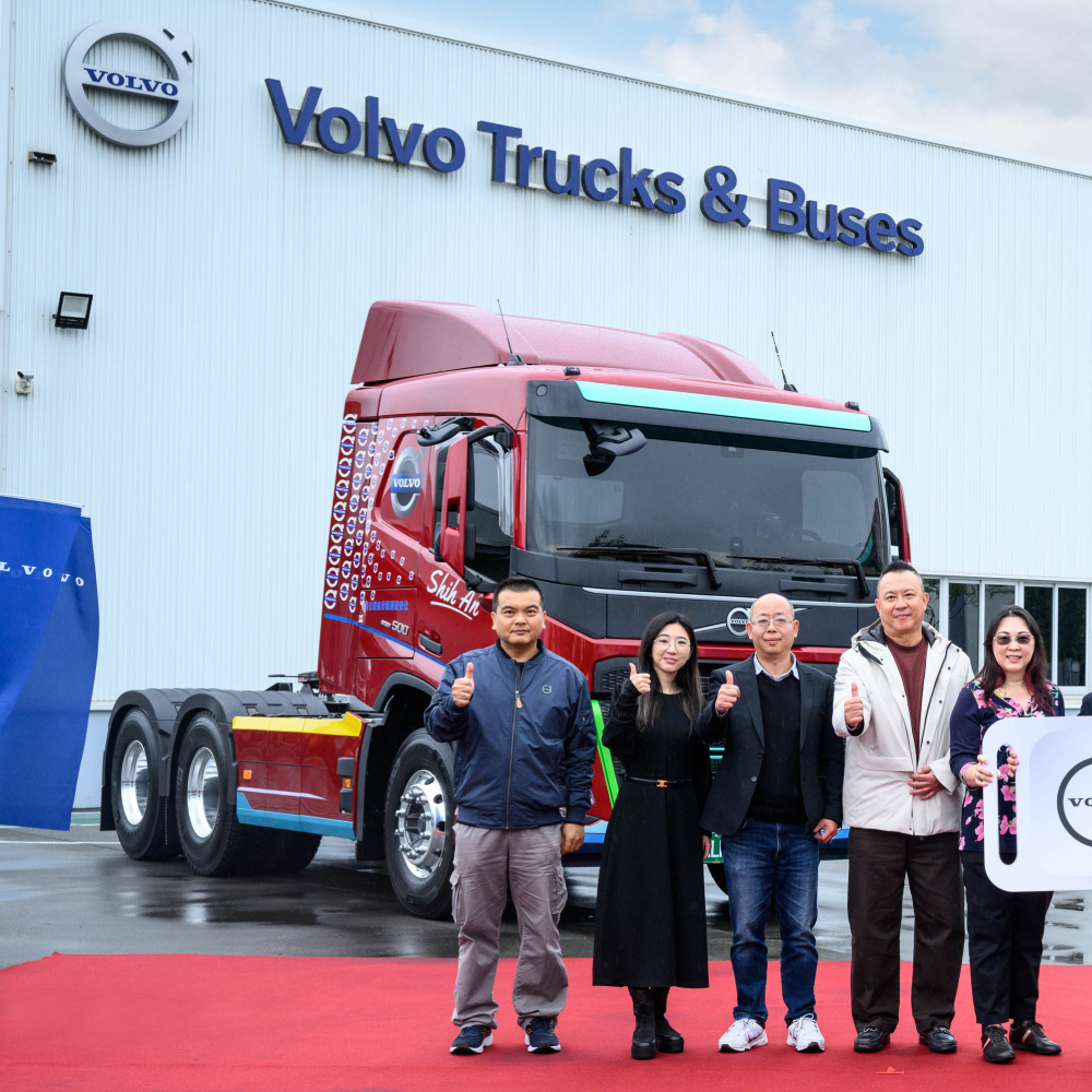 Volvo 商用車 - 【VOLVO x 仕安通運．雨後春筍財源廣進】 #賀交車 🎉\ 資深熟客再次添購新車 /🎉... | Facebook