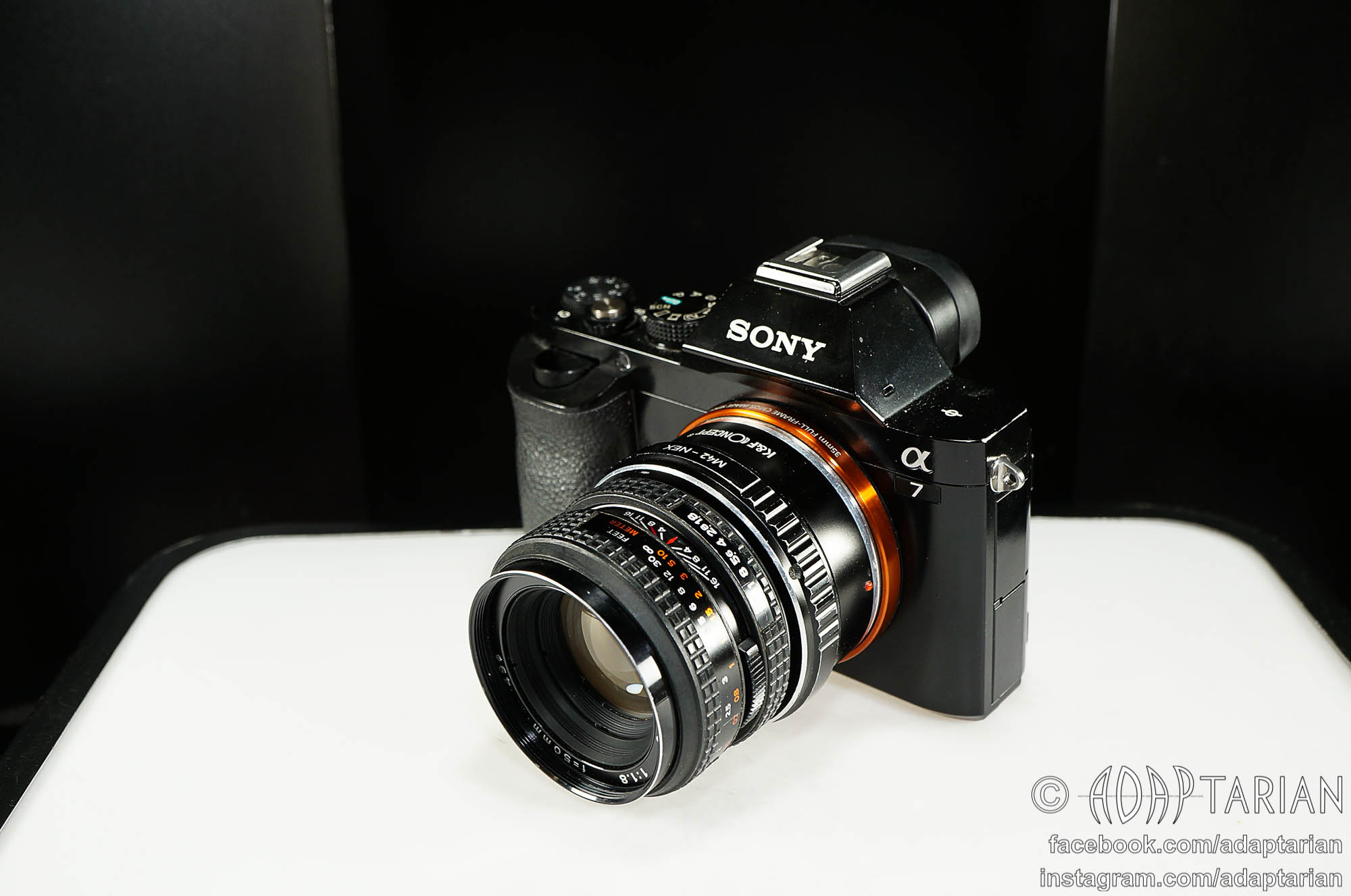 PETRI CC 50/1.8 (M42 mount) on Sony A7 wide open. I've had never