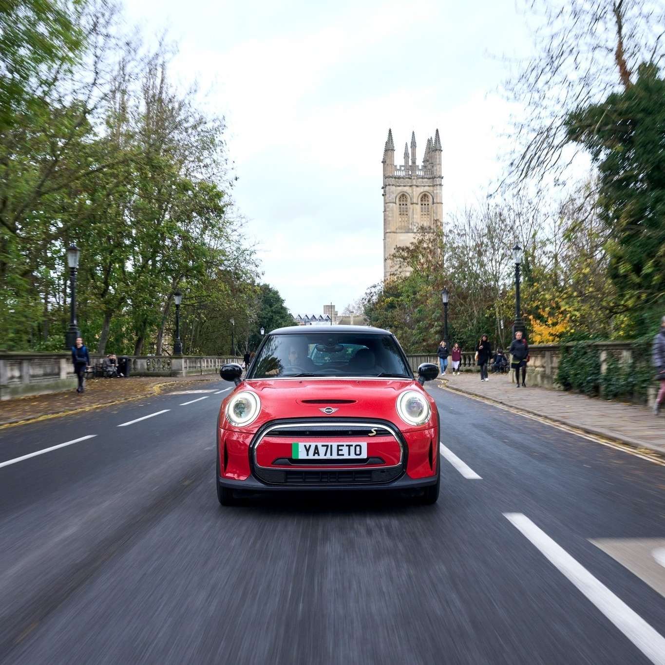 MINI - Carga completa, diversión garantizada. El MINI Eléctrico está ...
