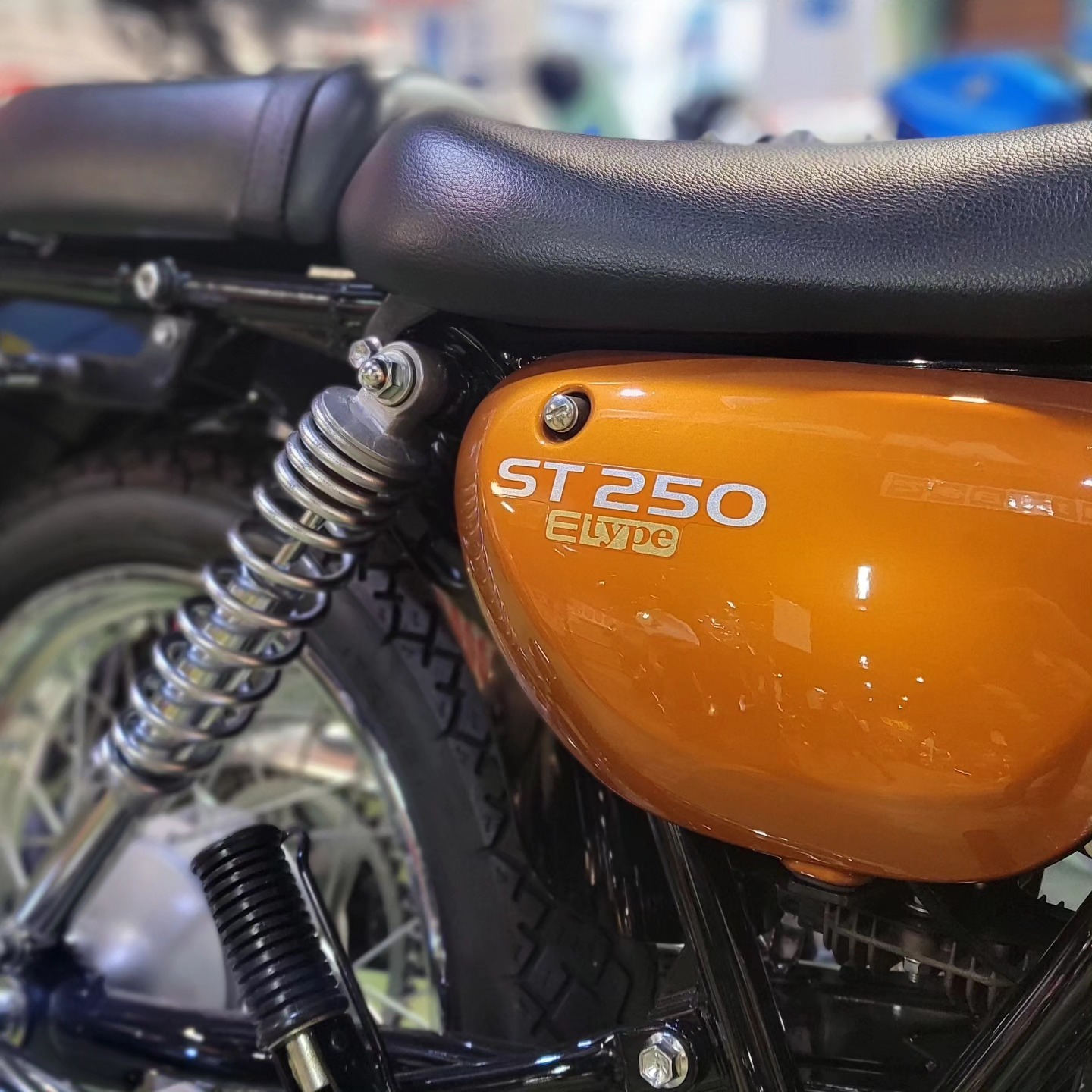 スズキ/ST250 Eタイプ/2009年/1,005km 丸みを帯びた車体に空冷単気筒 