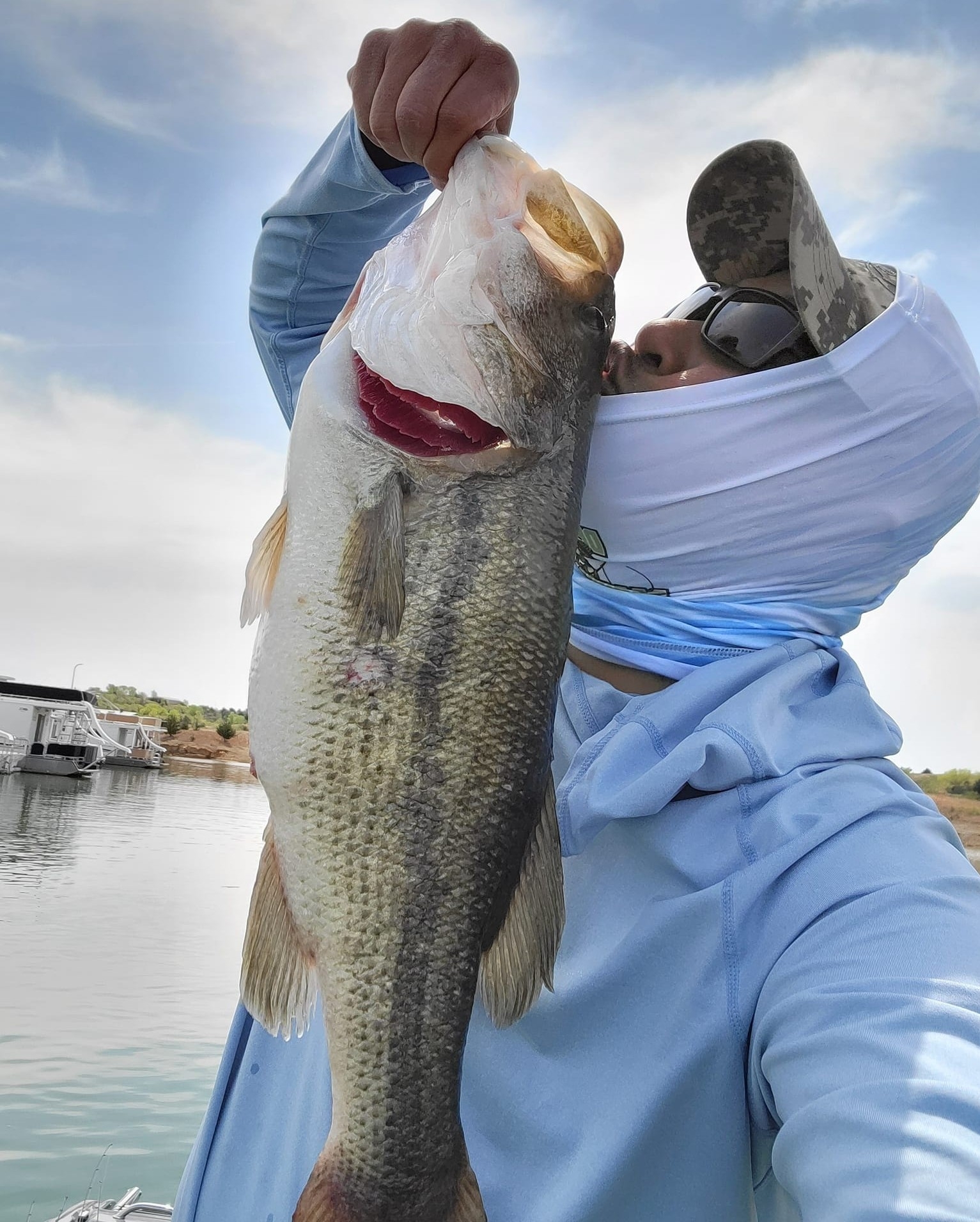 Tai Hunt Fishing
